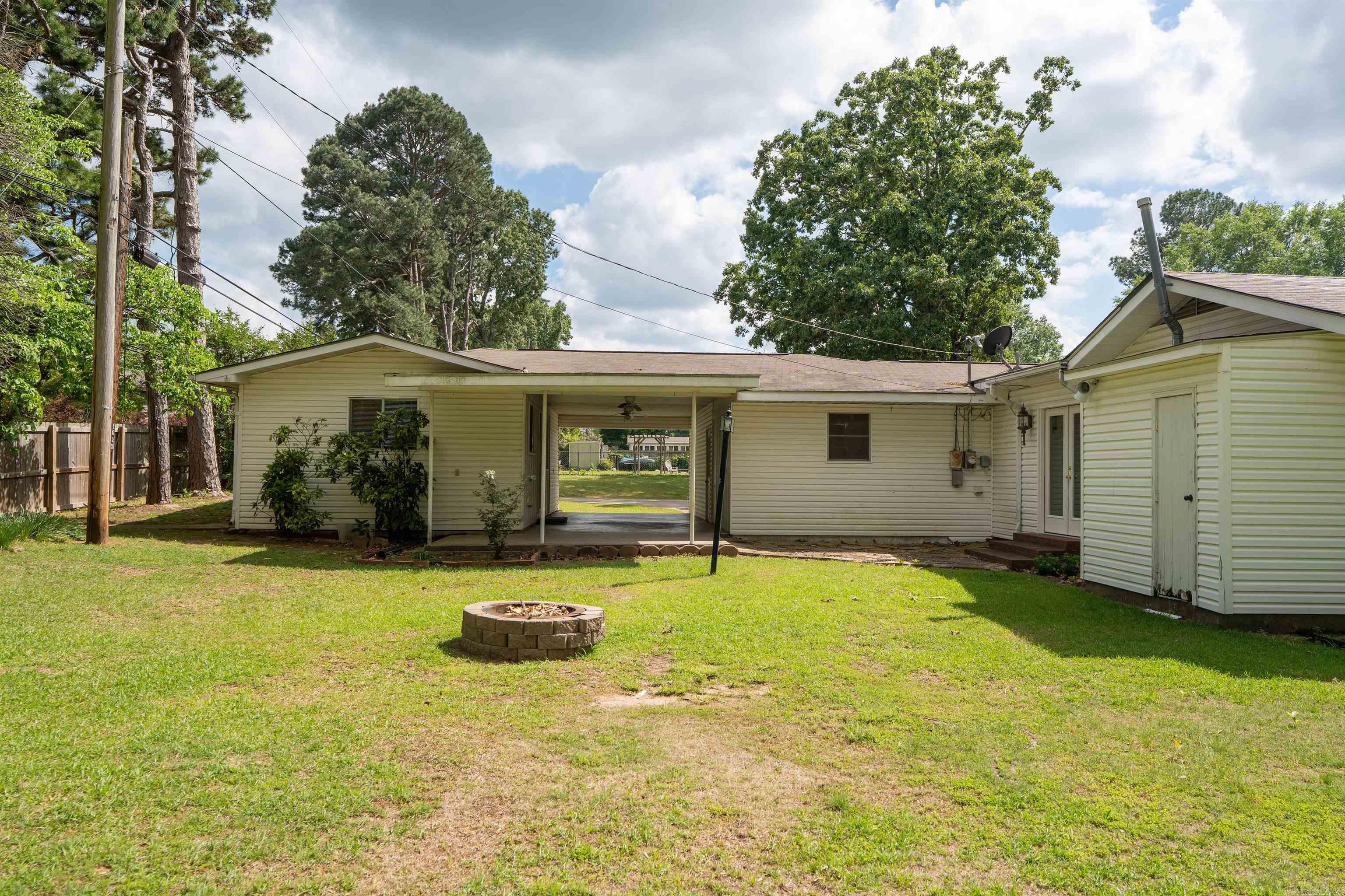 1023 Lakeshore  Heber Springs, AR