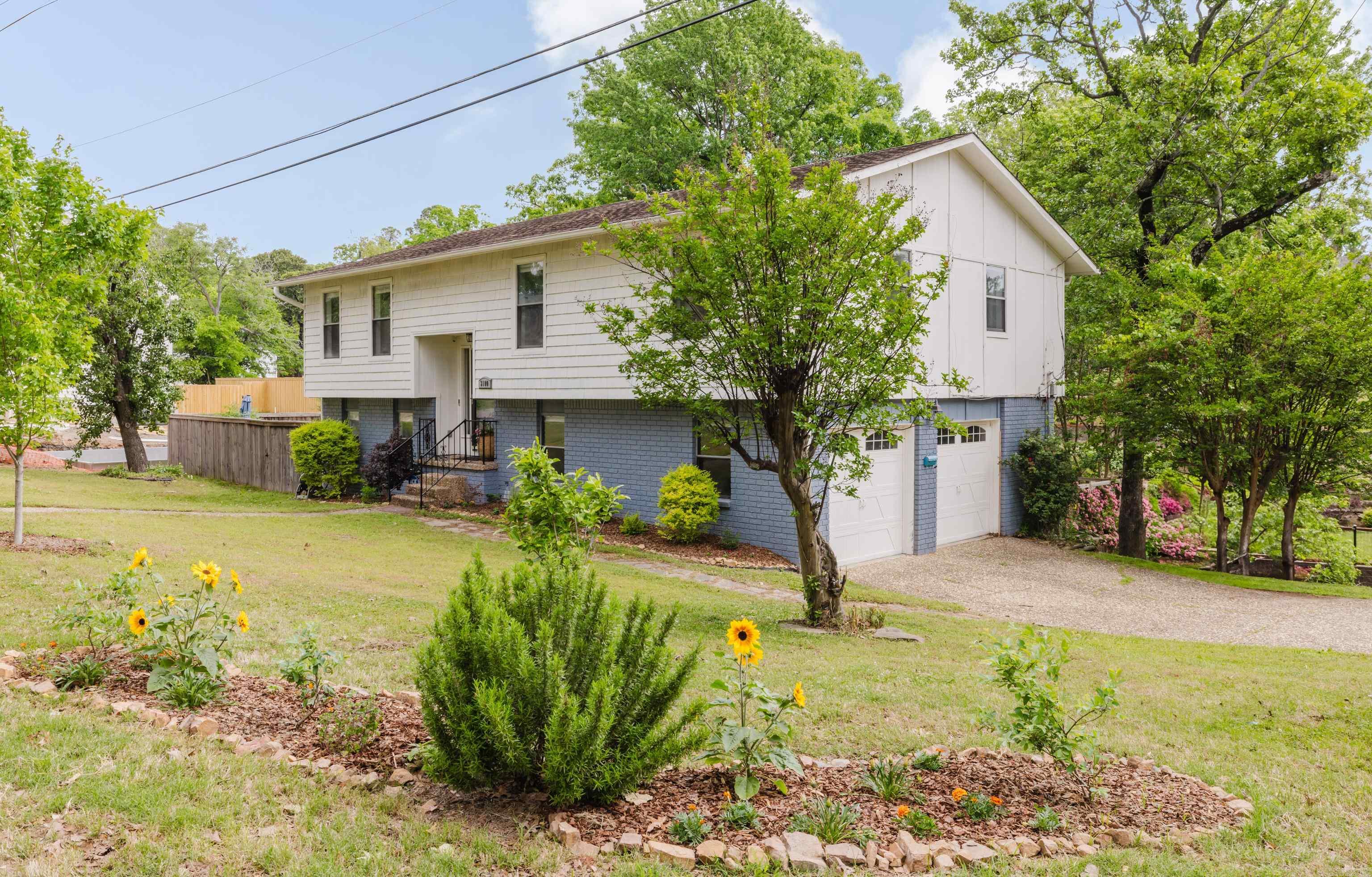 3100 N Poplar  North Little Rock, AR