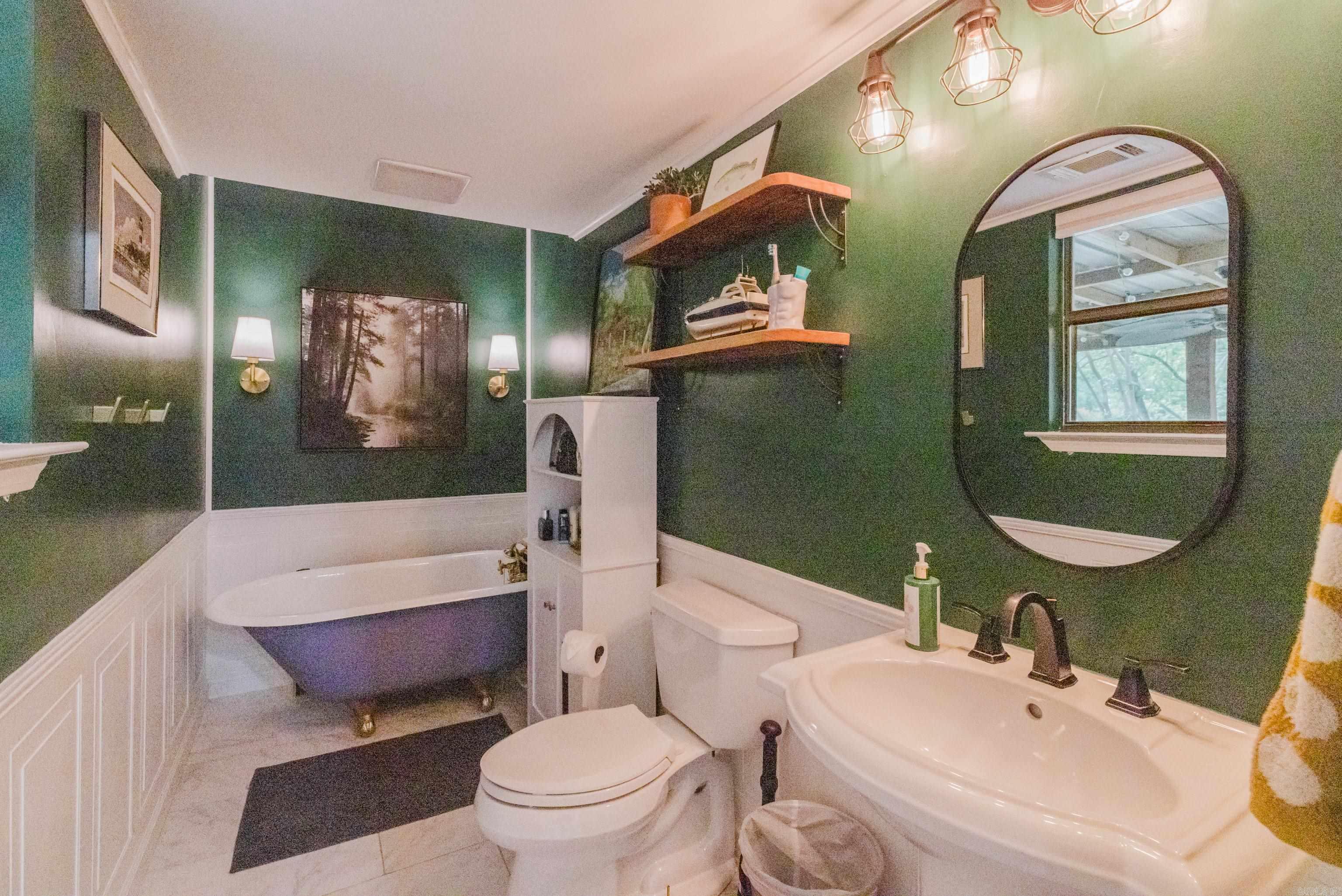 3100 N Poplar  North Little Rock, AR