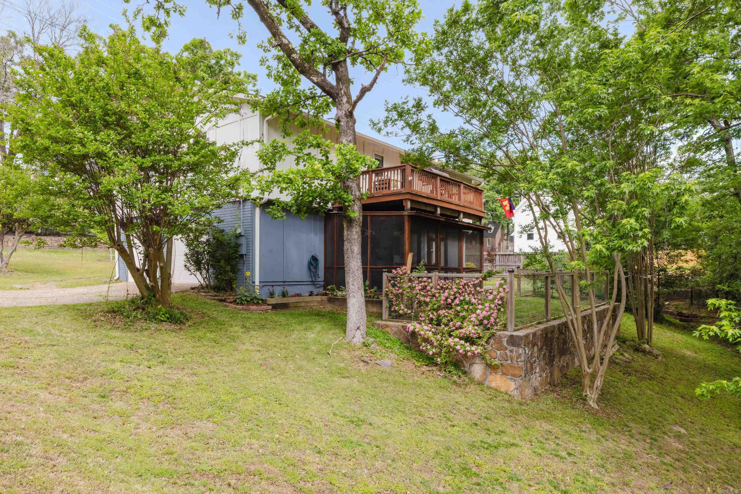 3100 N Poplar  North Little Rock, AR