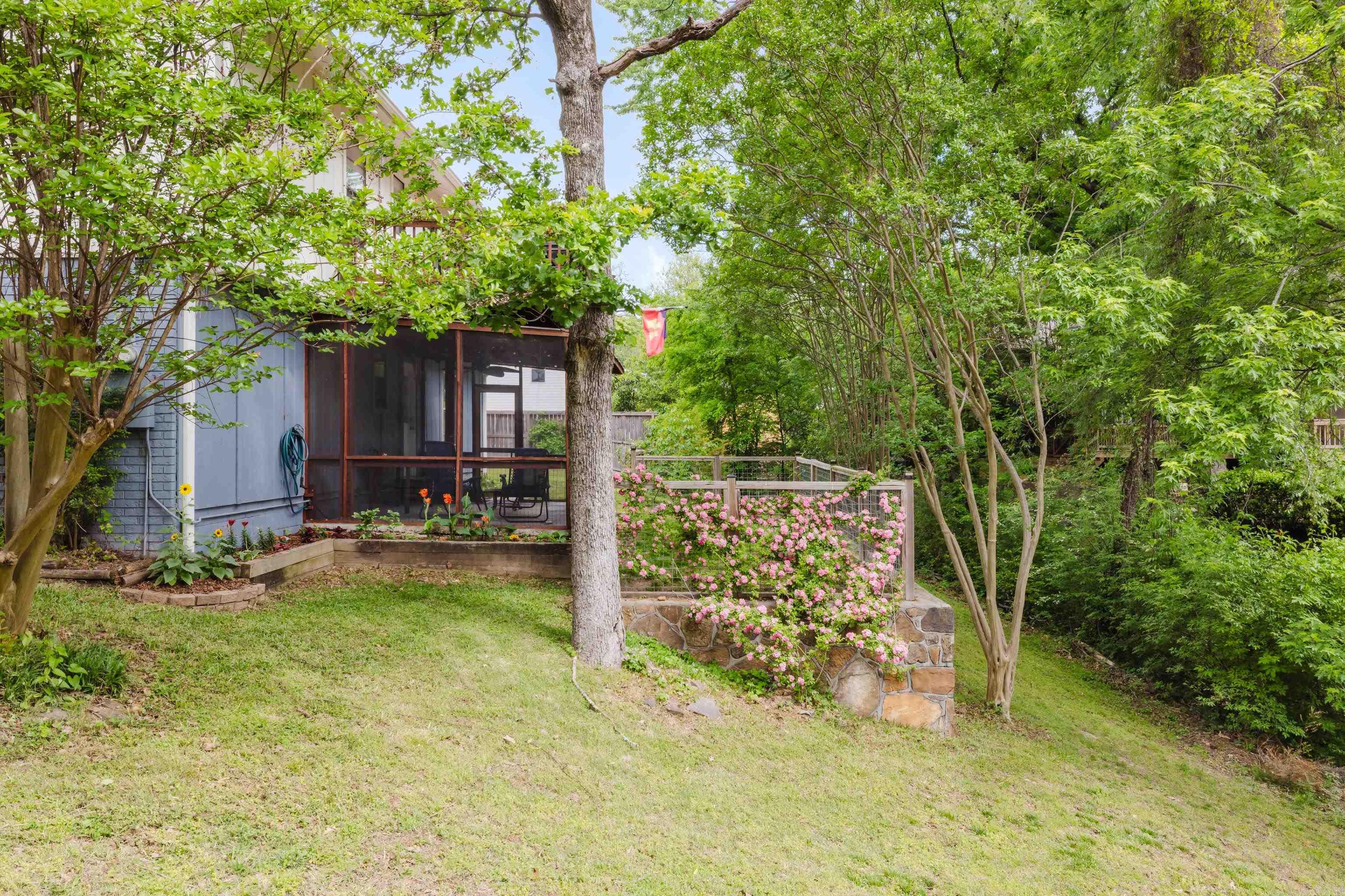 3100 N Poplar  North Little Rock, AR