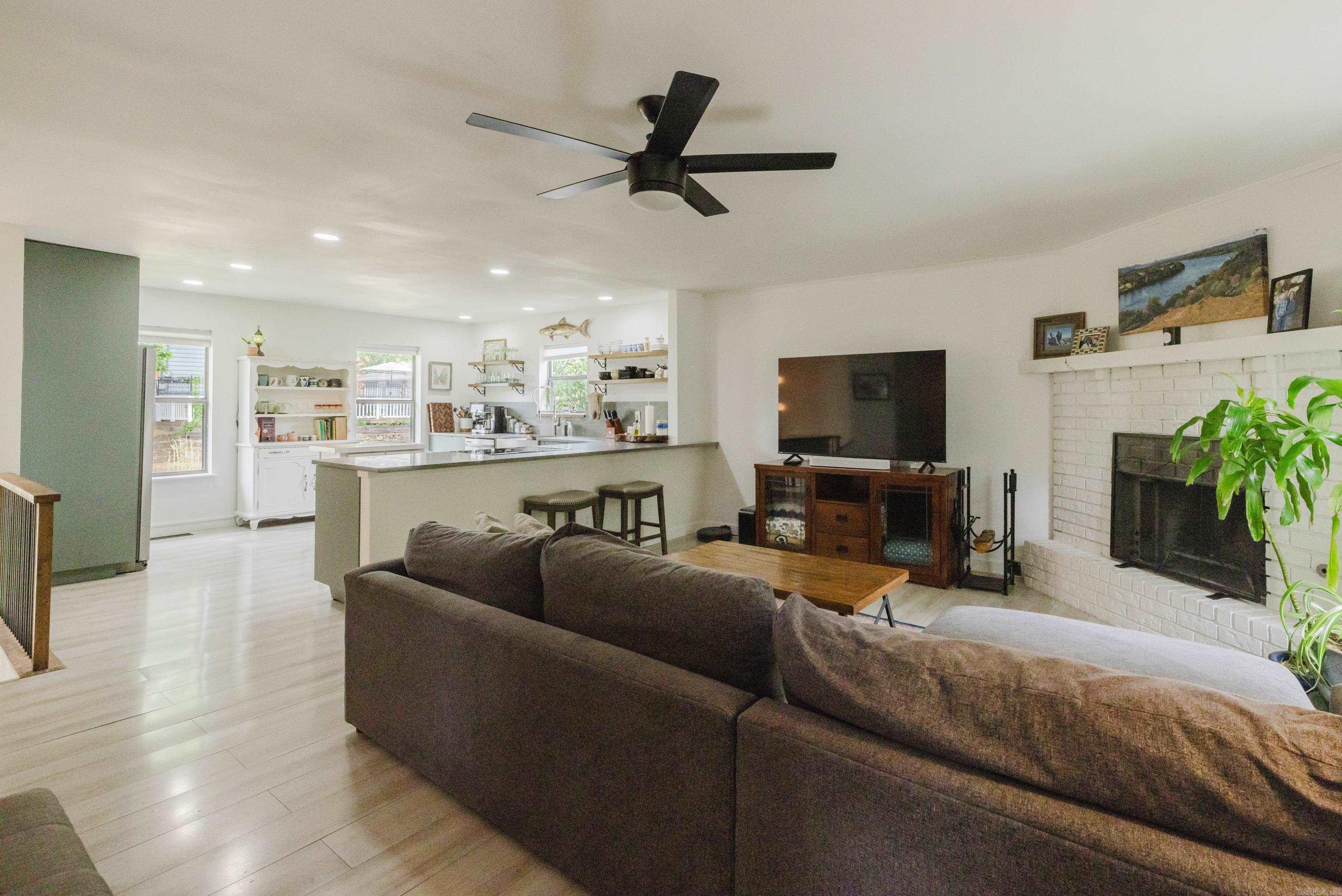 3100 N Poplar  North Little Rock, AR