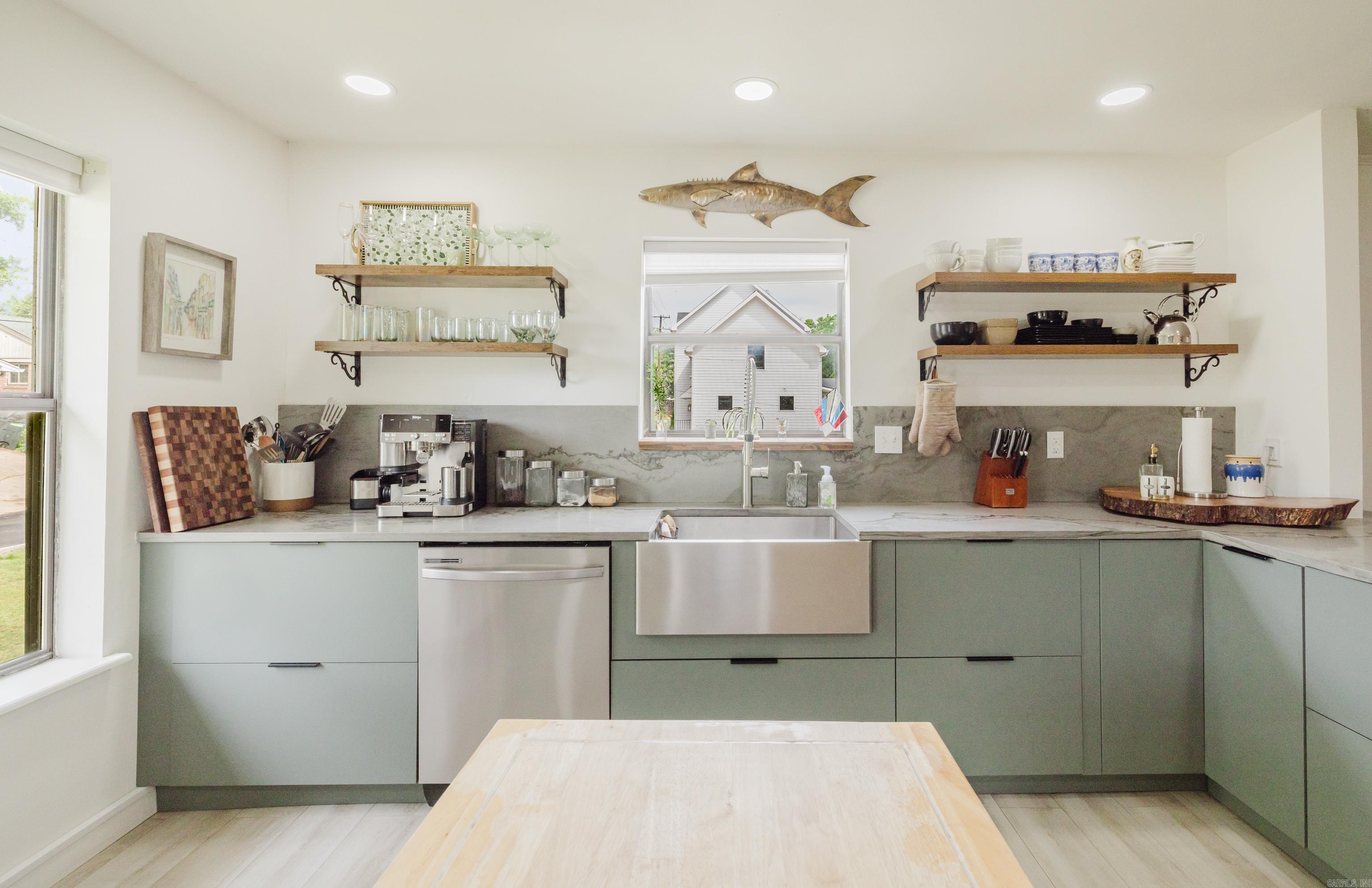 3100 N Poplar  North Little Rock, AR