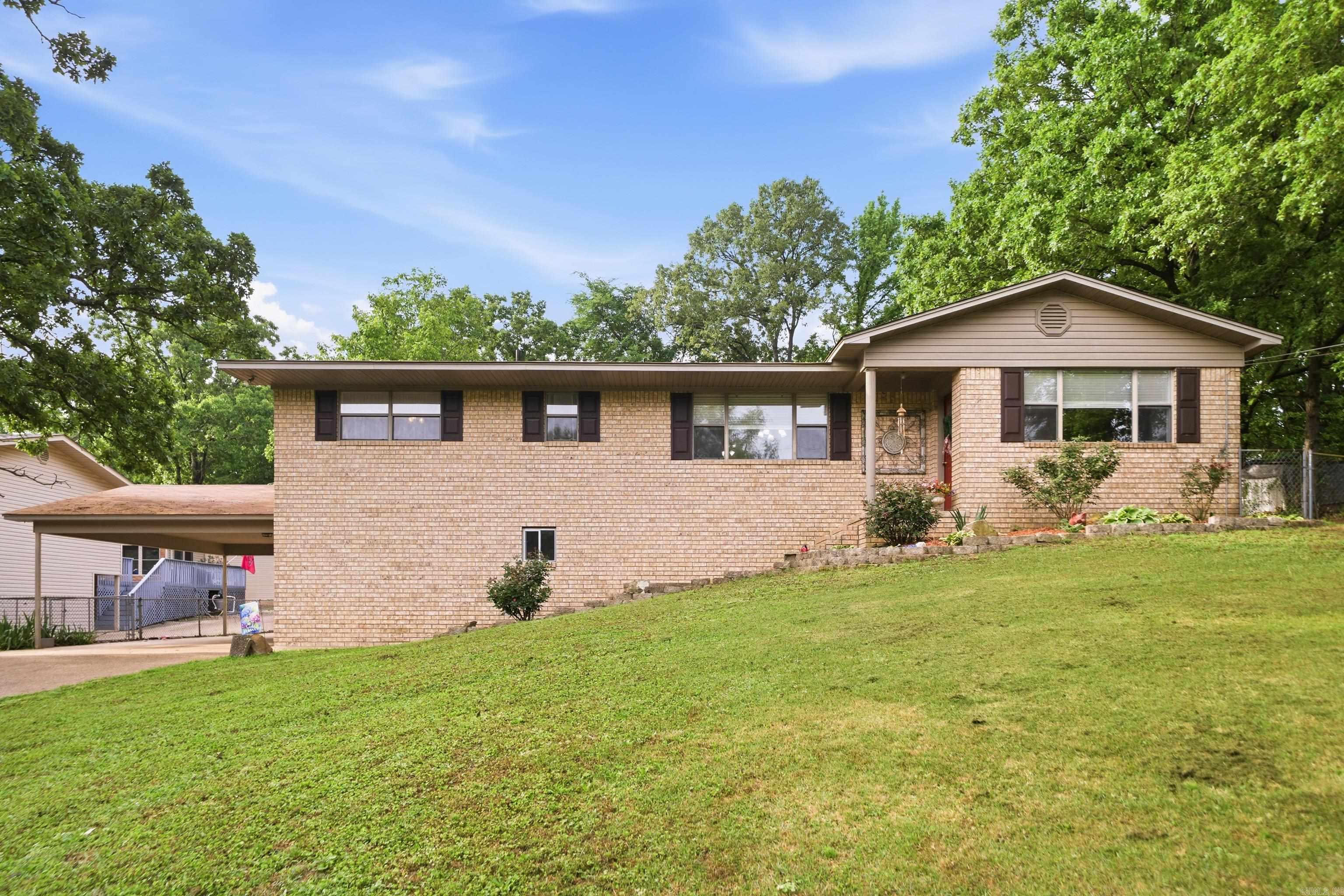 106 Harrison  Hot Springs, AR