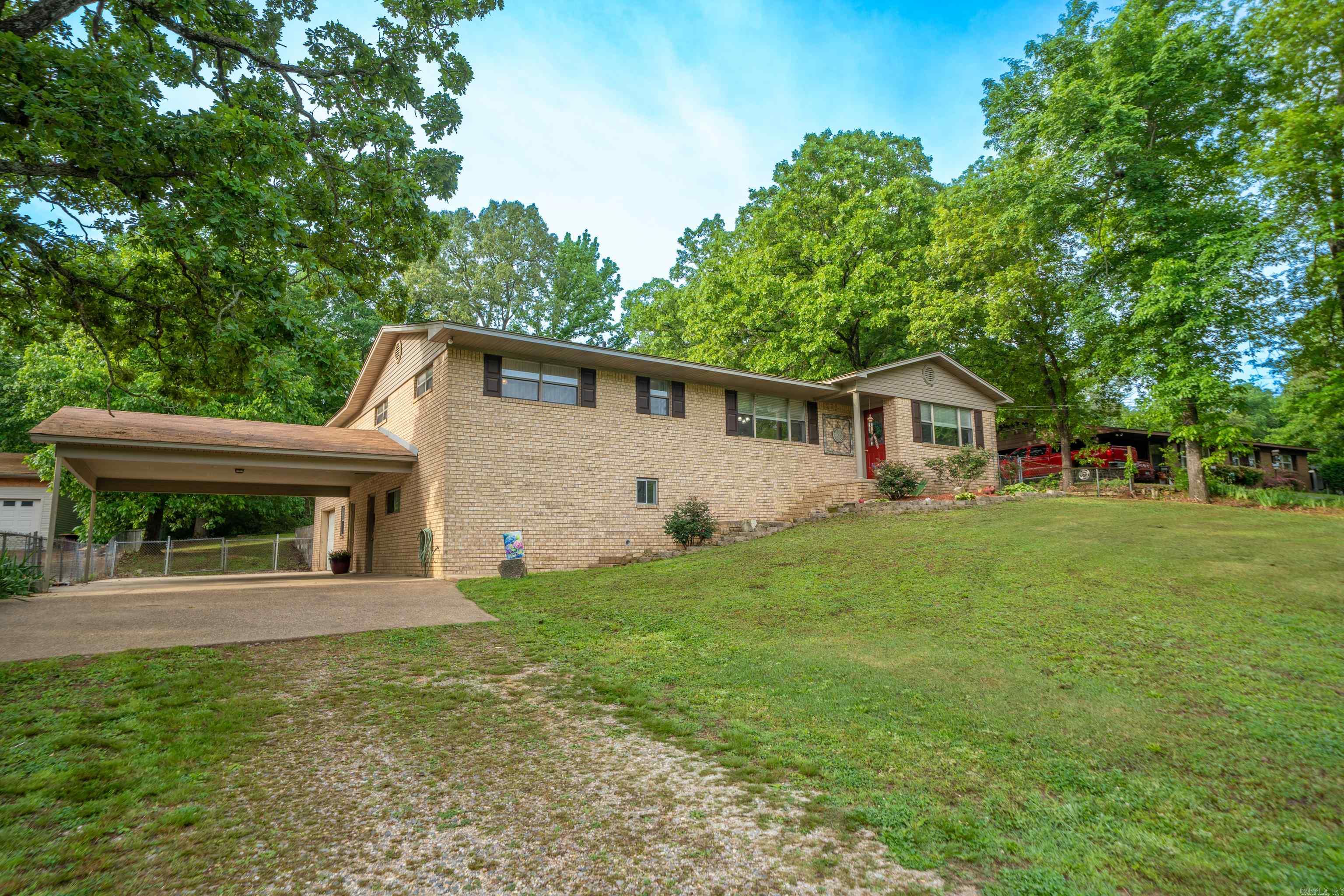 106 Harrison  Hot Springs, AR