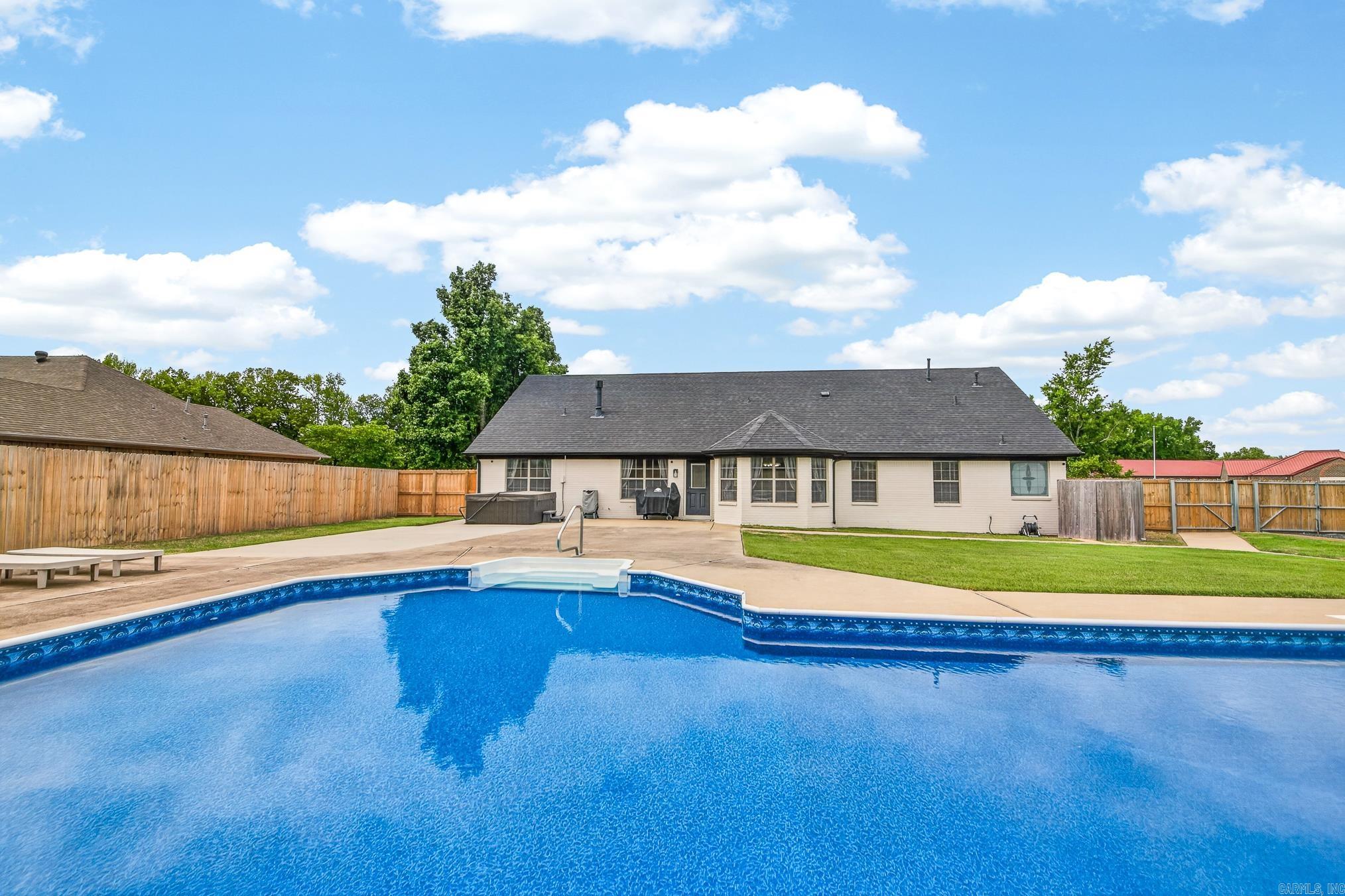 1801 N Lincoln  Cabot, AR