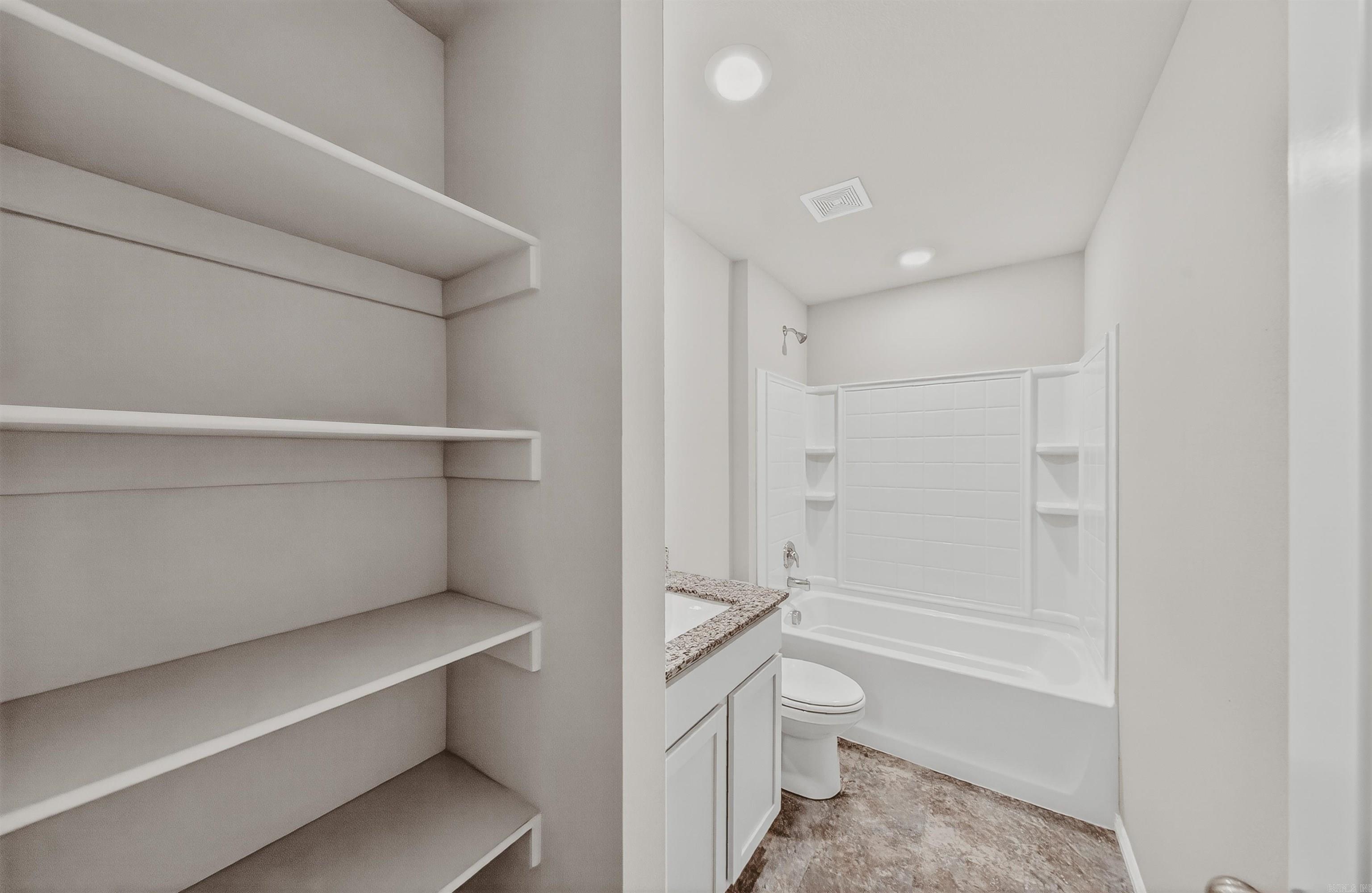 806 Comanche  Gentry, AR