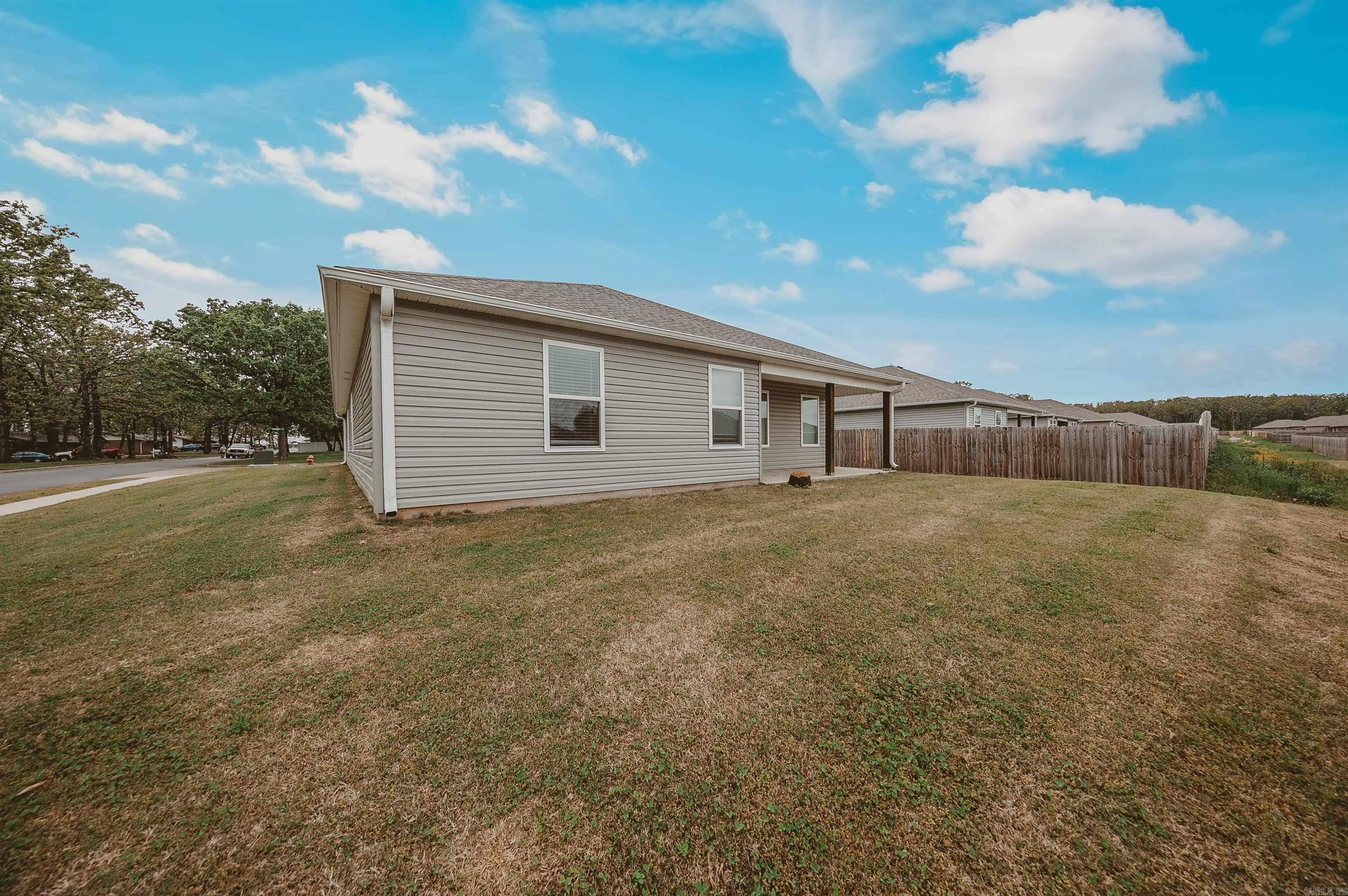 806 Comanche  Gentry, AR