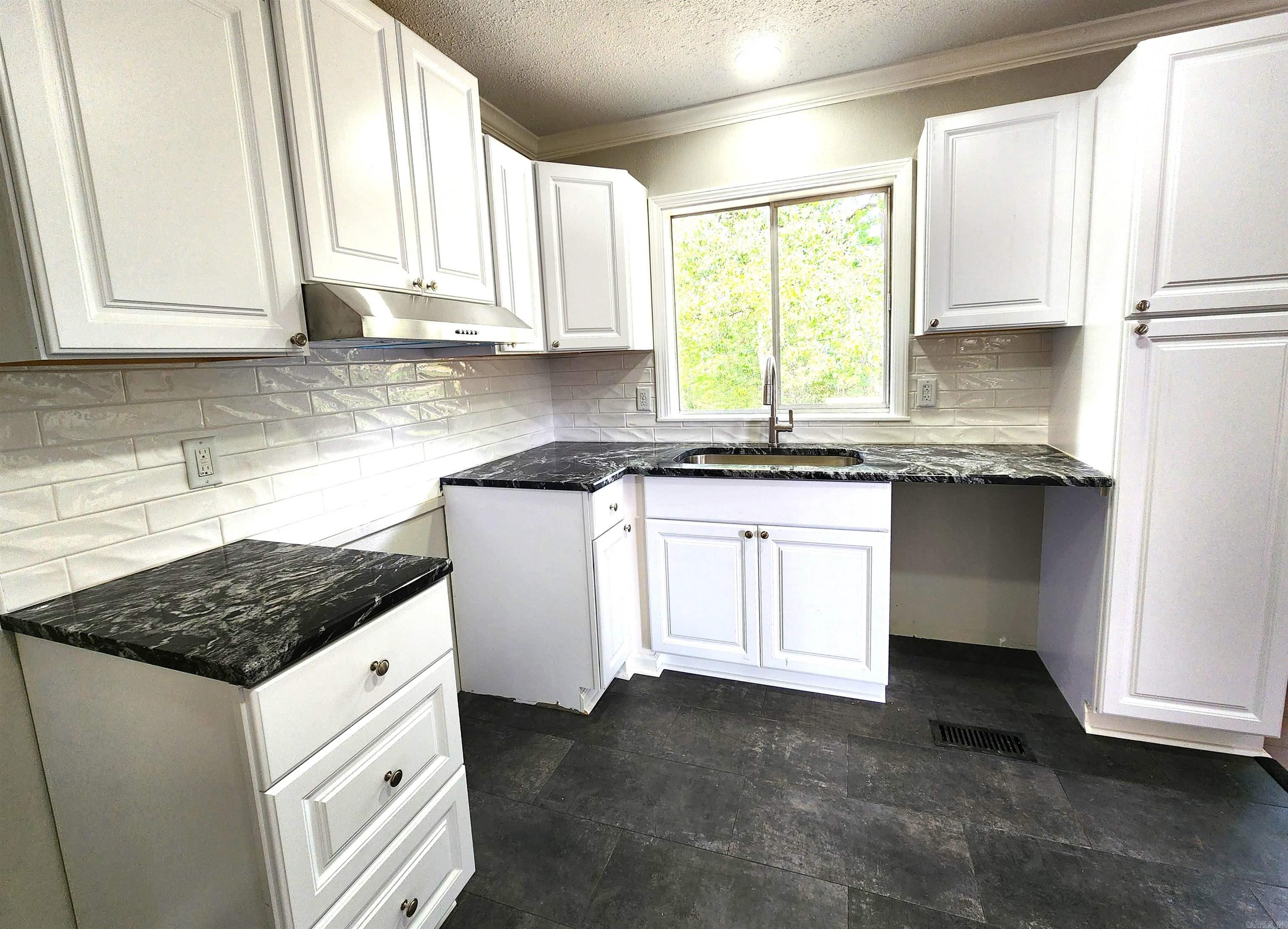 203 Tanglewood  El Dorado, AR