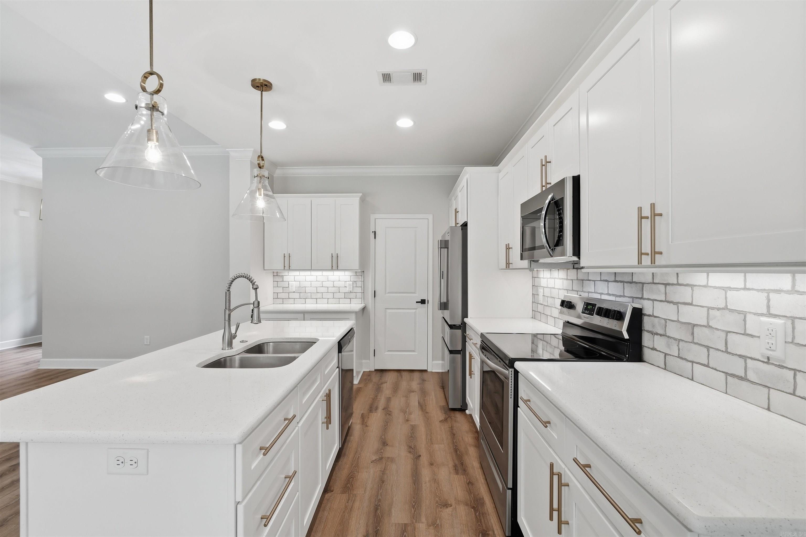 7216 Overspring  Alexander, AR