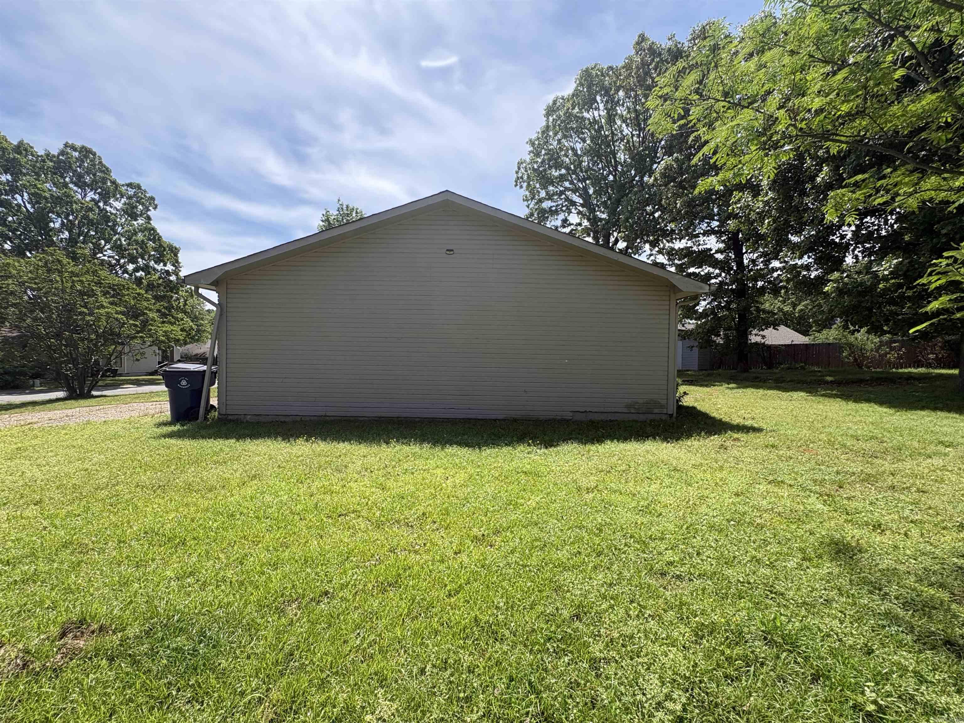 50 Hightrail  Maumelle, AR