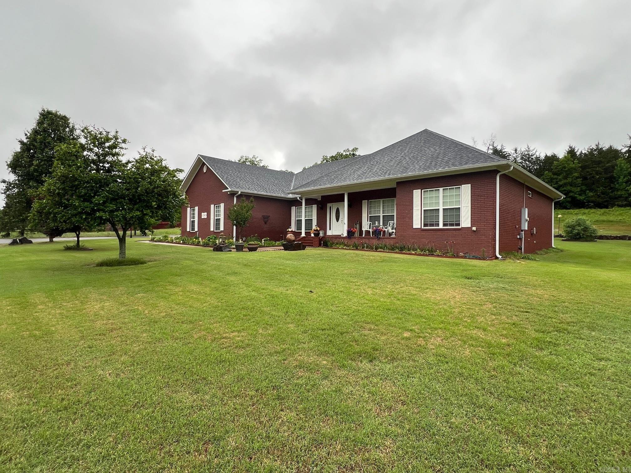 1707 Holloway  Morrilton, AR