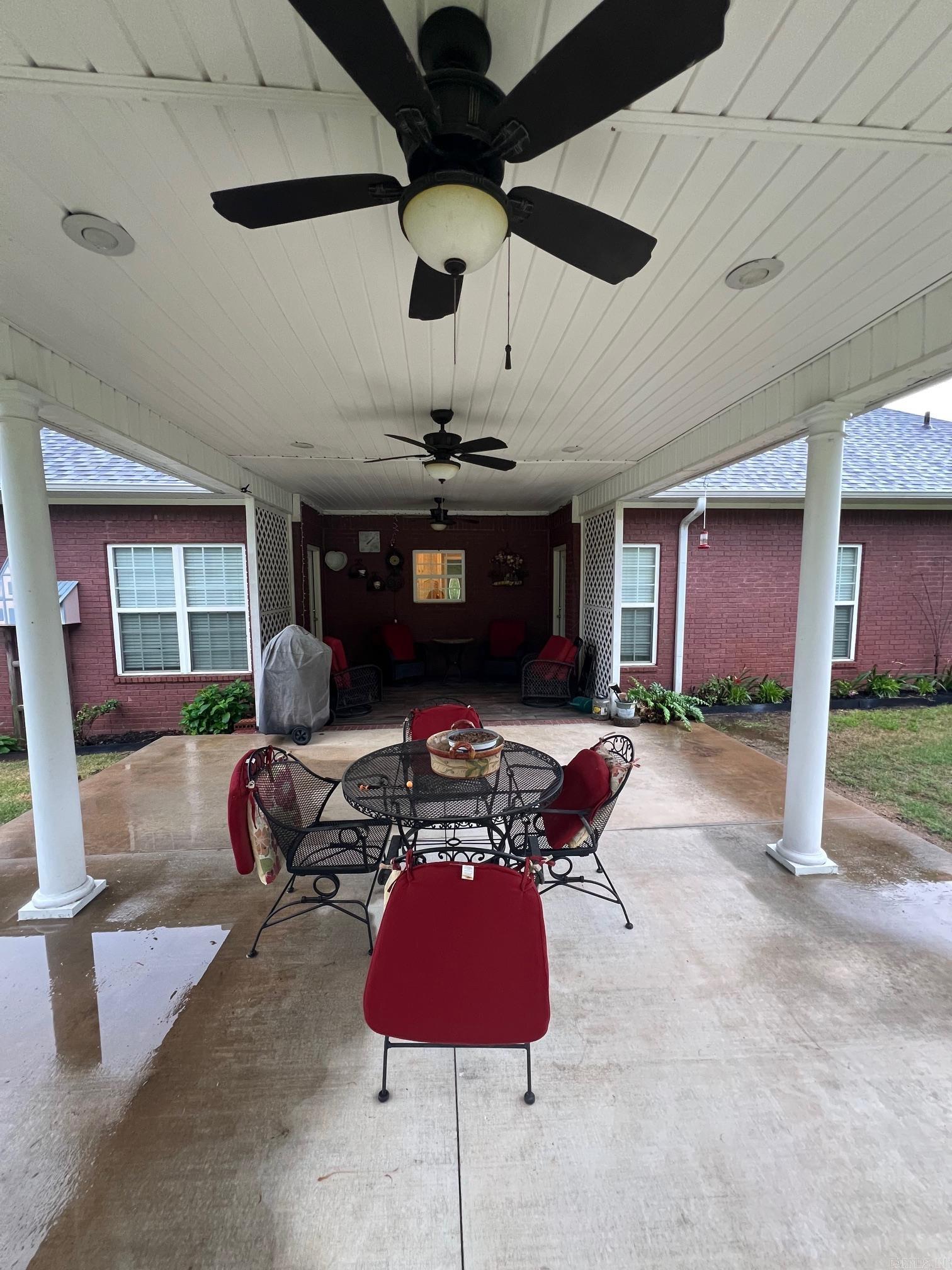 1707 Holloway  Morrilton, AR