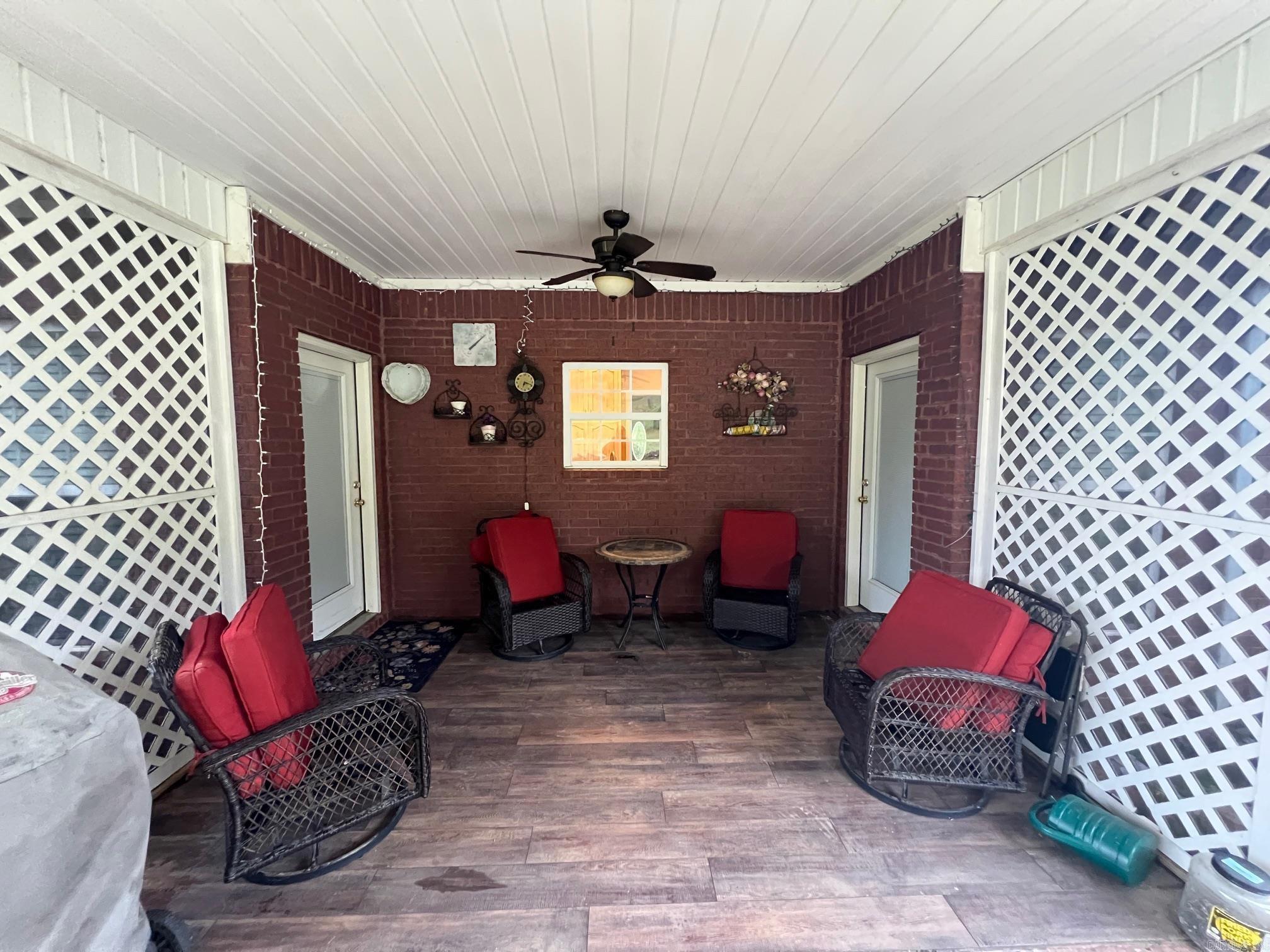 1707 Holloway  Morrilton, AR