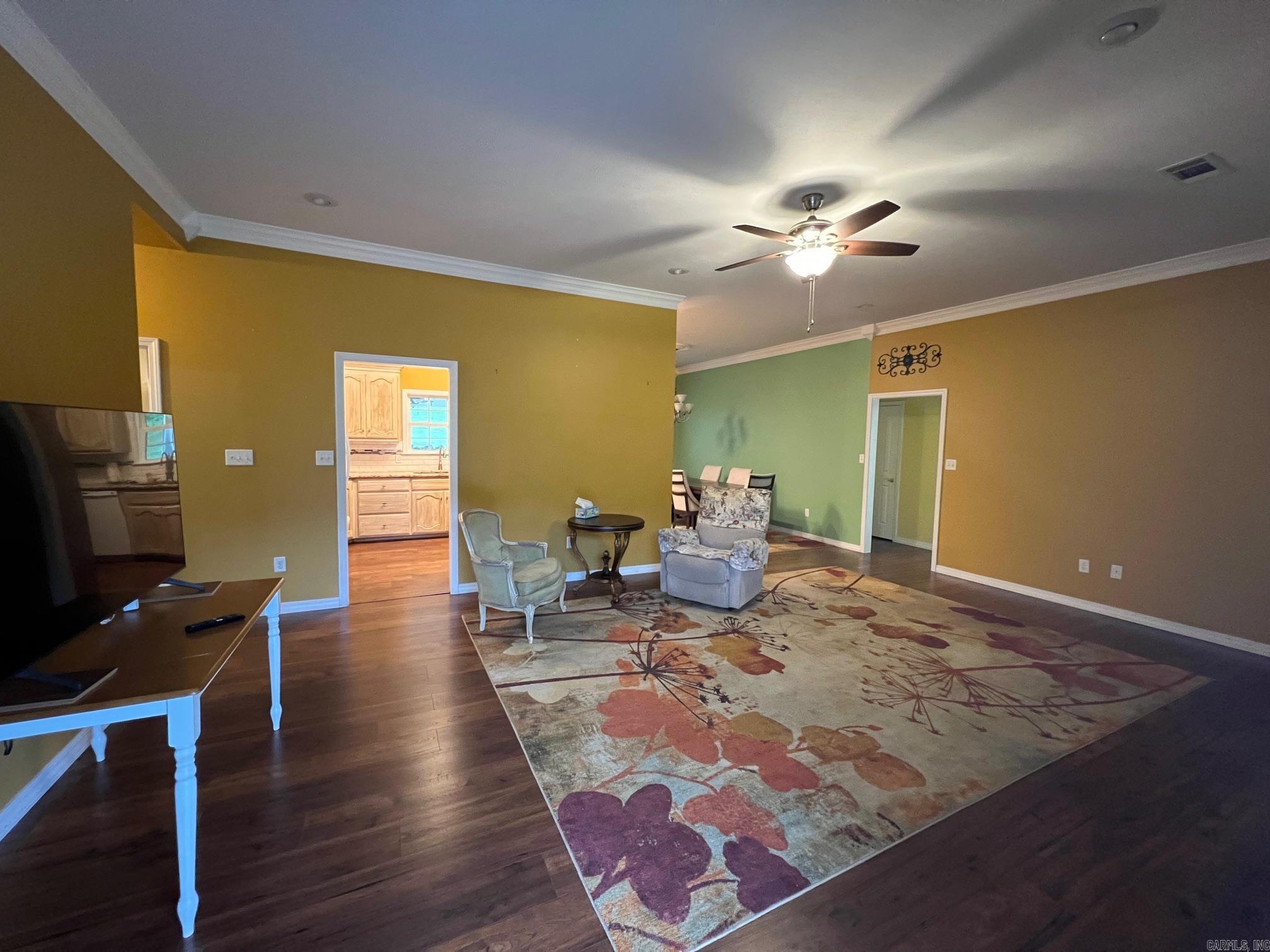 1707 Holloway  Morrilton, AR