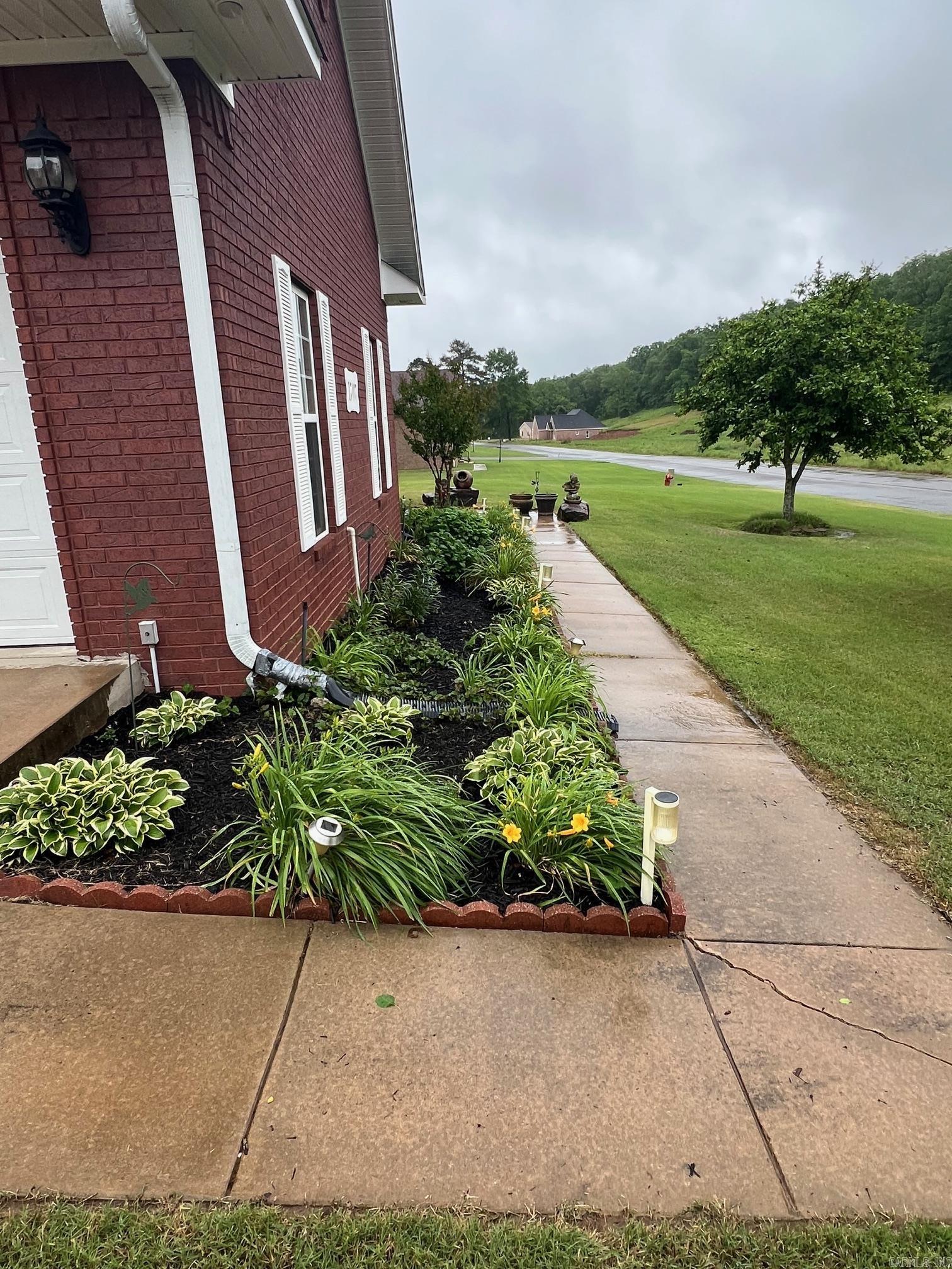 1707 Holloway  Morrilton, AR