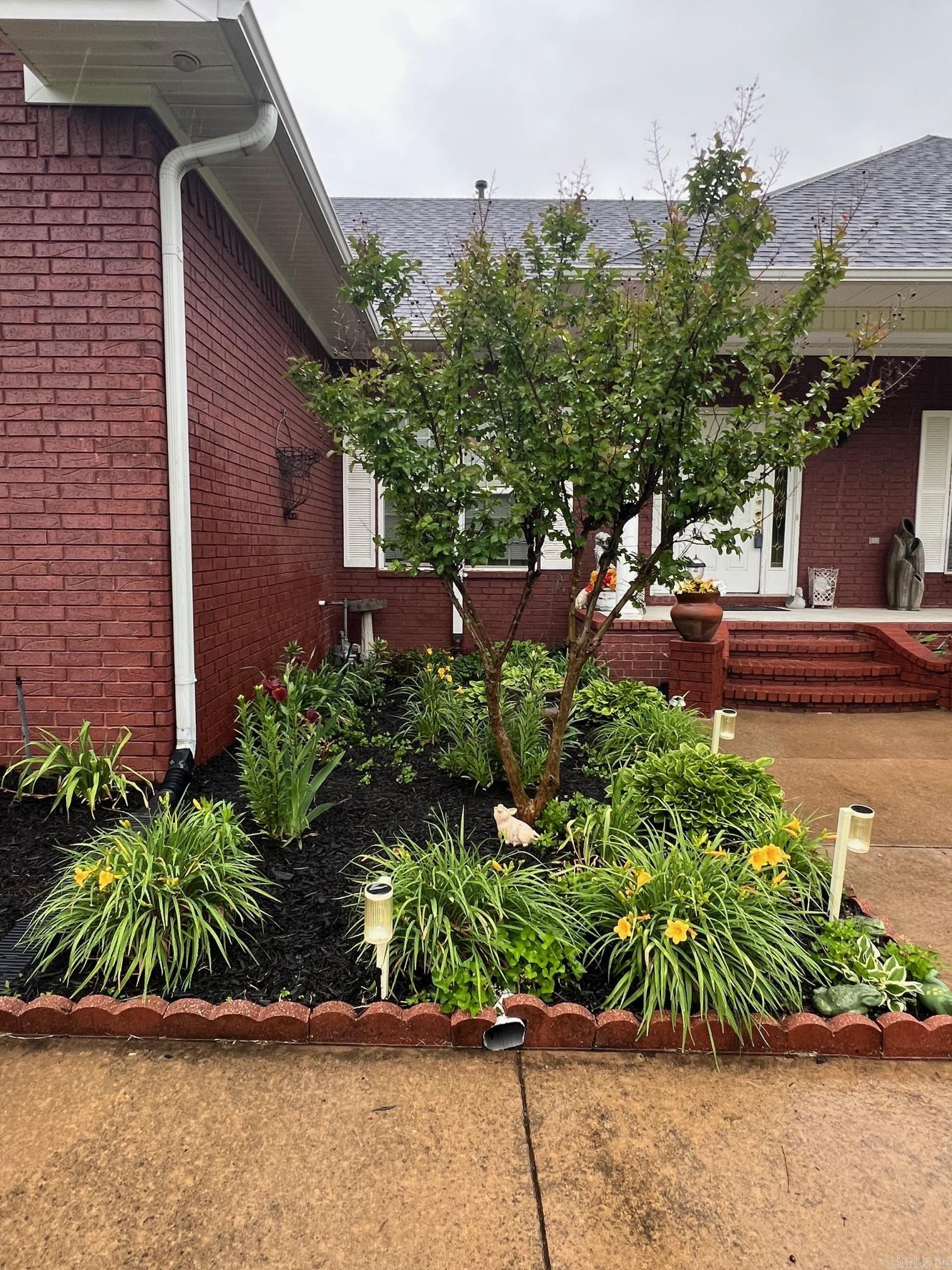 1707 Holloway  Morrilton, AR