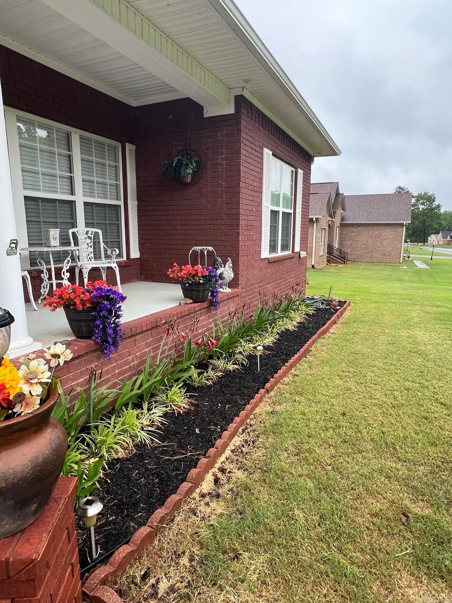 1707 Holloway  Morrilton, AR