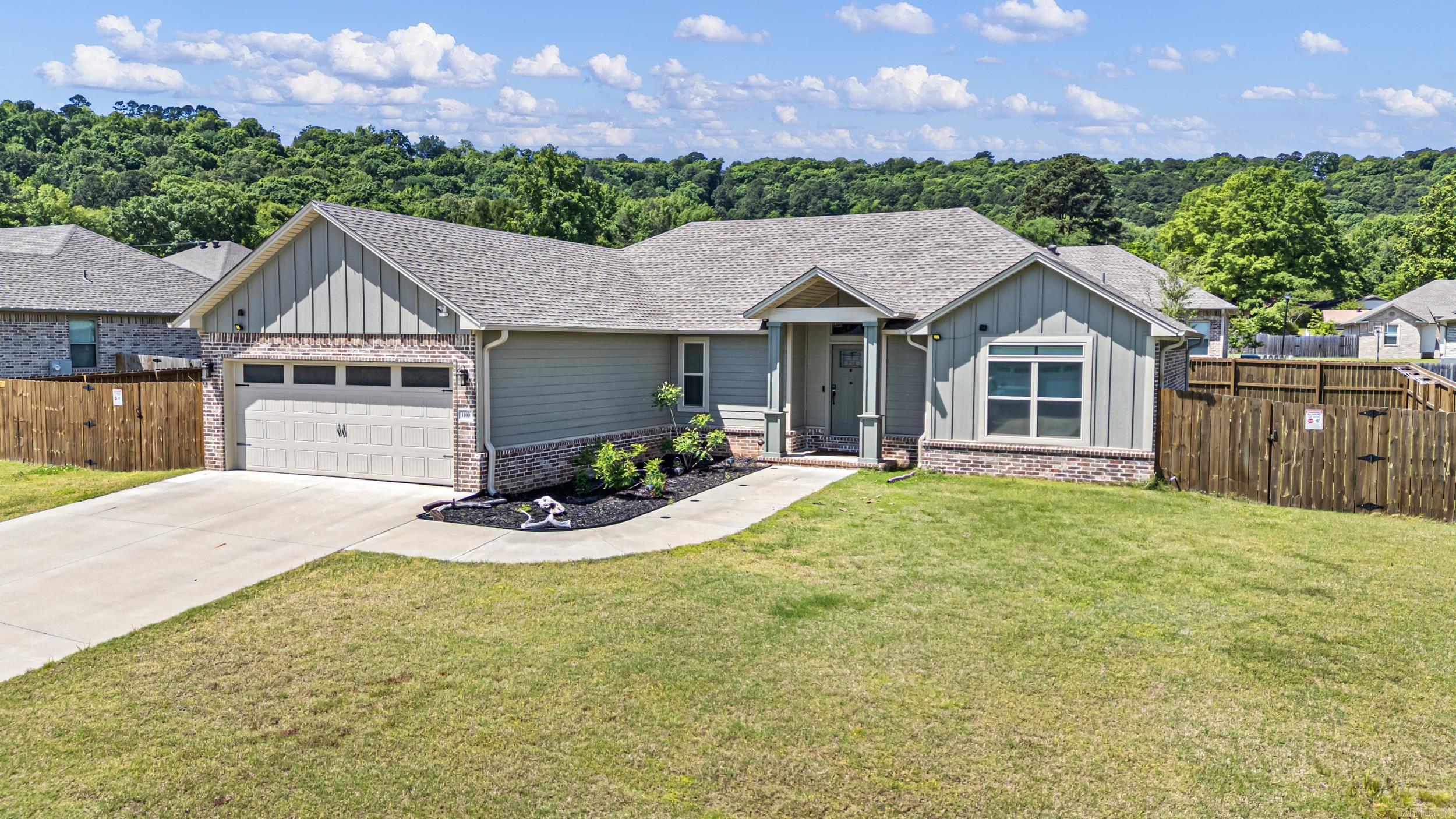 1100 Lindsey Lane Russellville, AR 72801