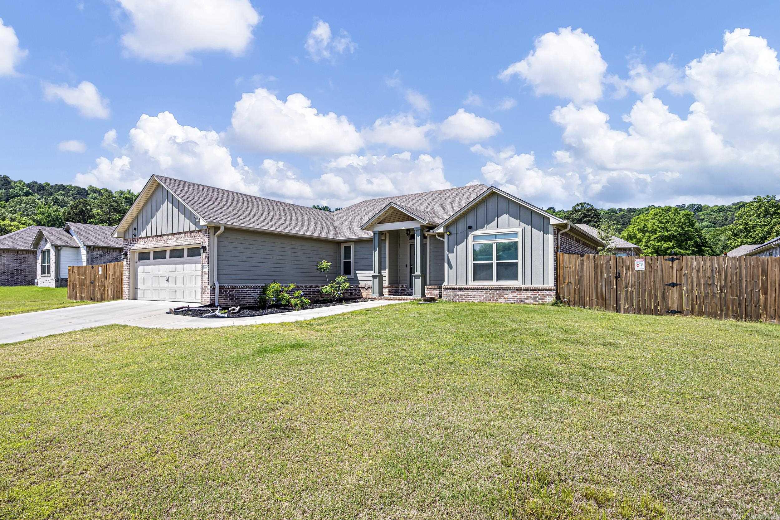 1100 Lindsey Lane Russellville, AR 72801