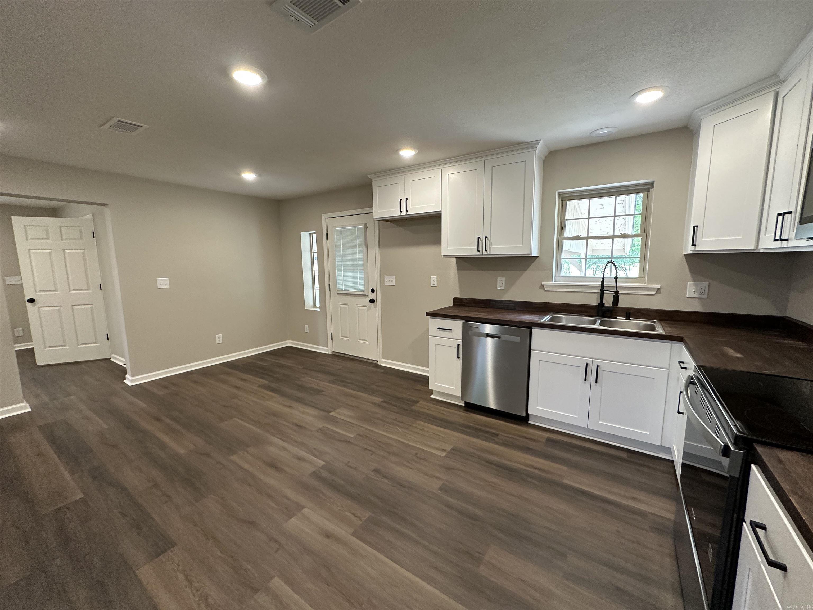 22 Deerwood  Sheridan, AR