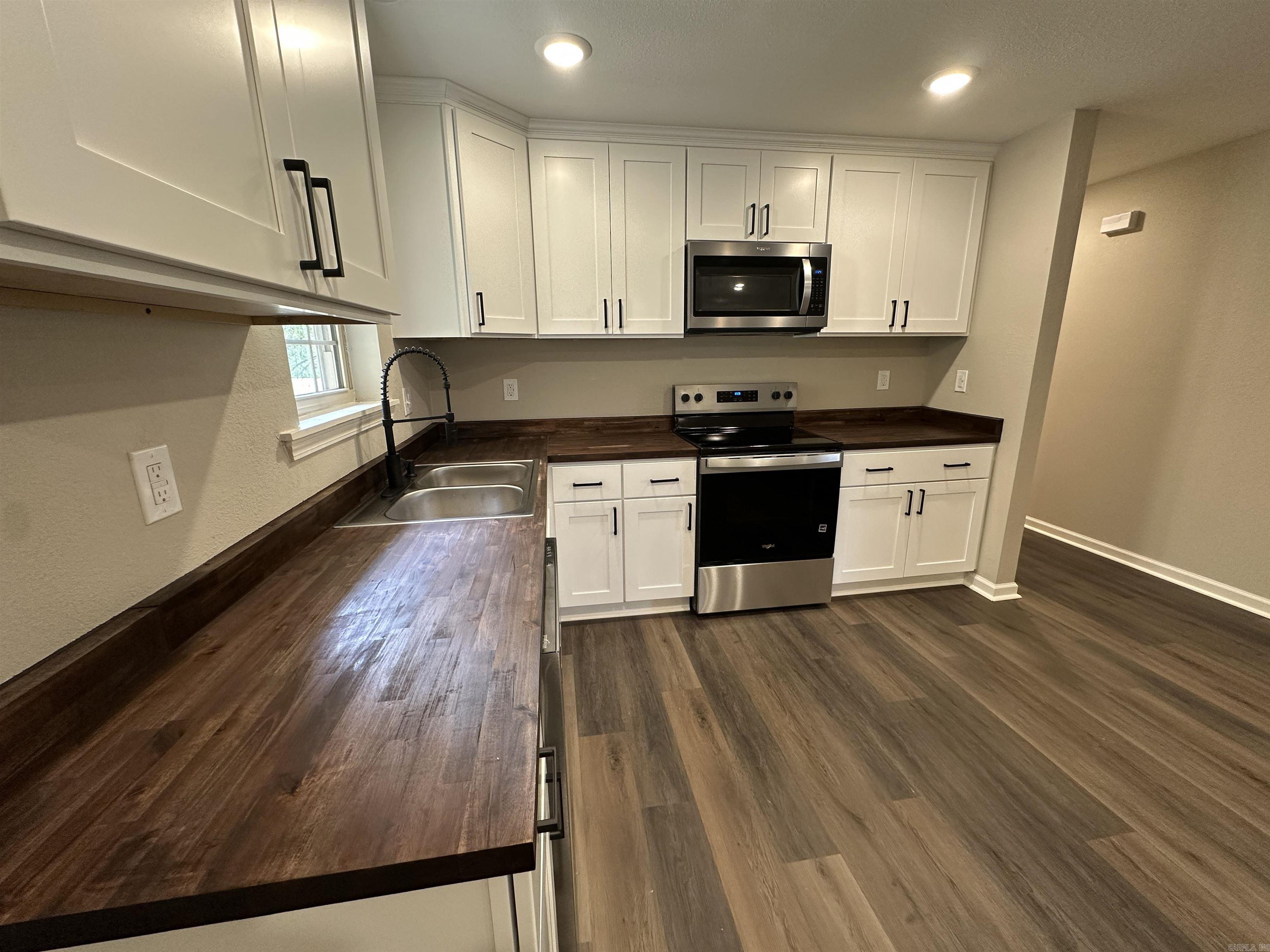 22 Deerwood  Sheridan, AR