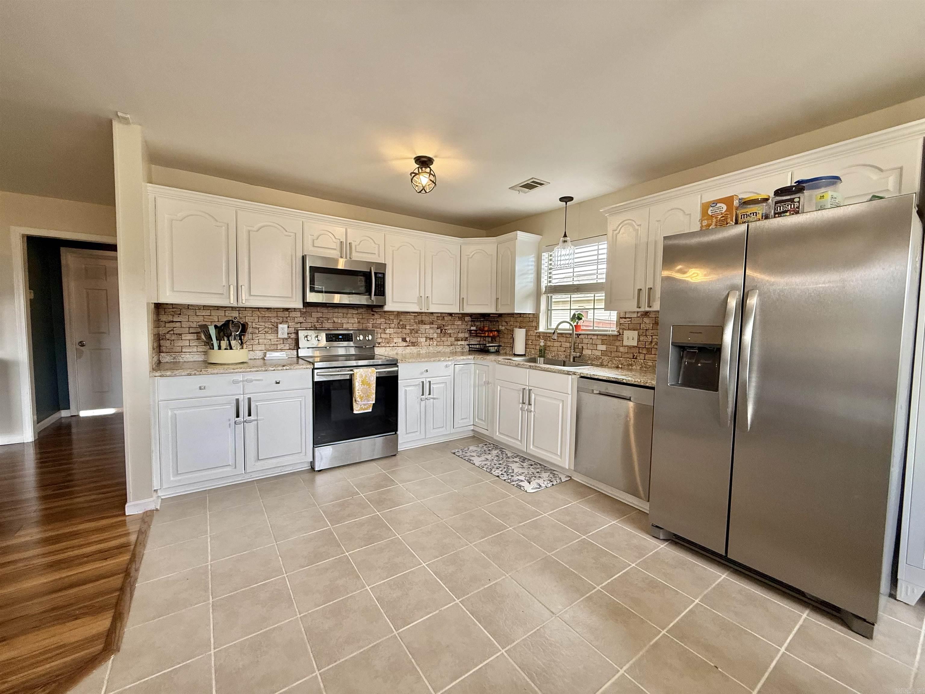 13725 Apple Glen  Alexander, AR