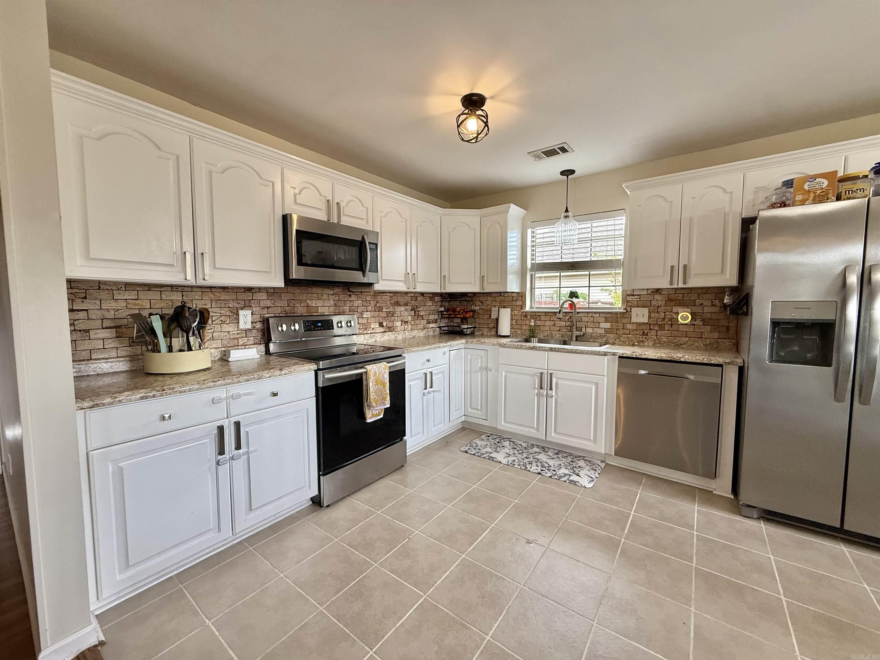 13725 Apple Glen  Alexander, AR