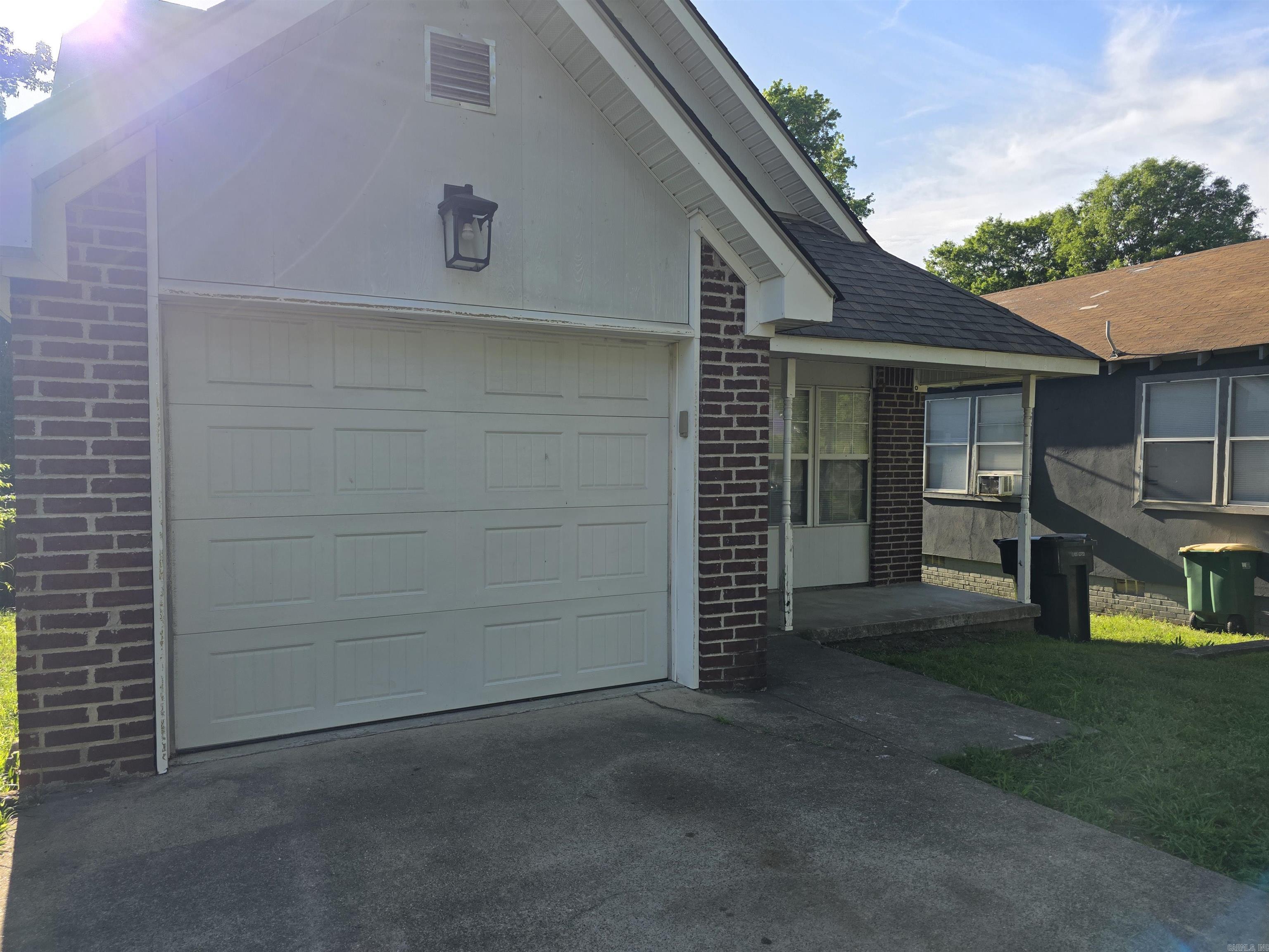 2610 S Izard  Little Rock, AR