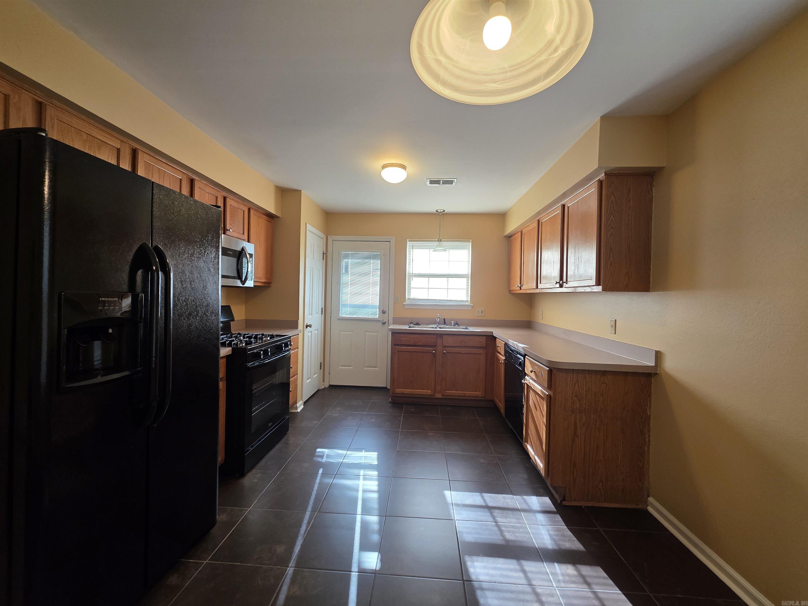 2610 S Izard  Little Rock, AR