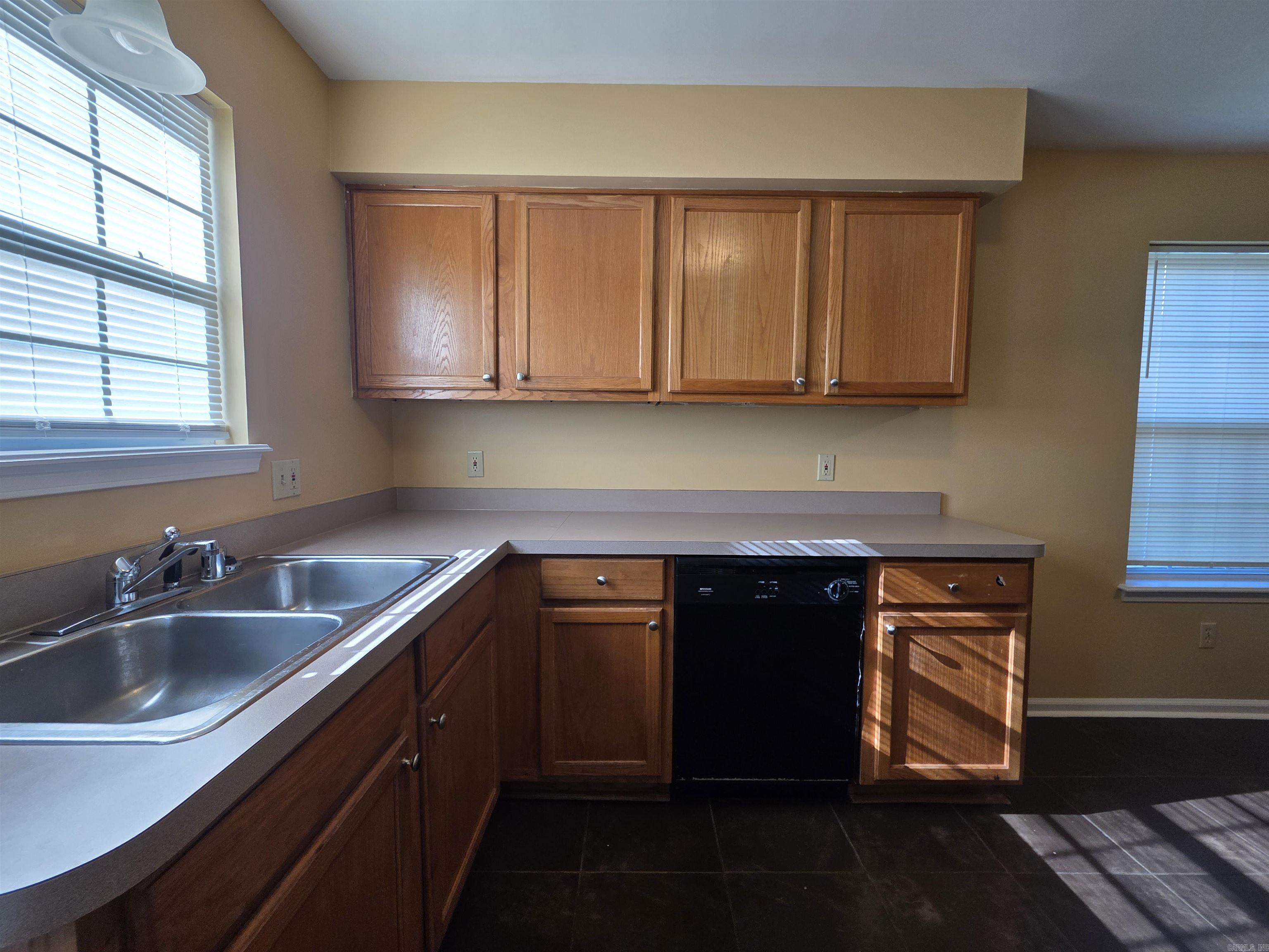 2610 S Izard  Little Rock, AR