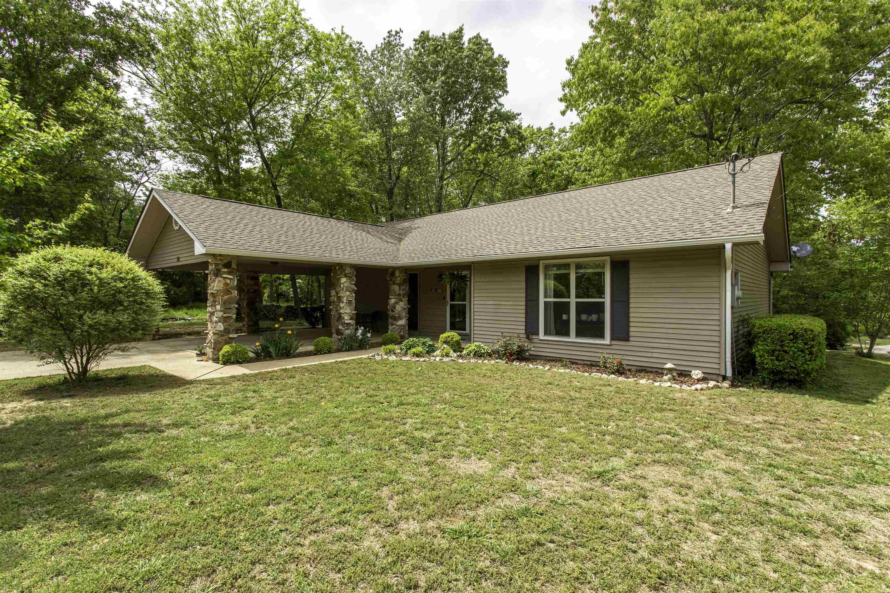 23 Winnebago Cir Cherokee Village, AR 72529