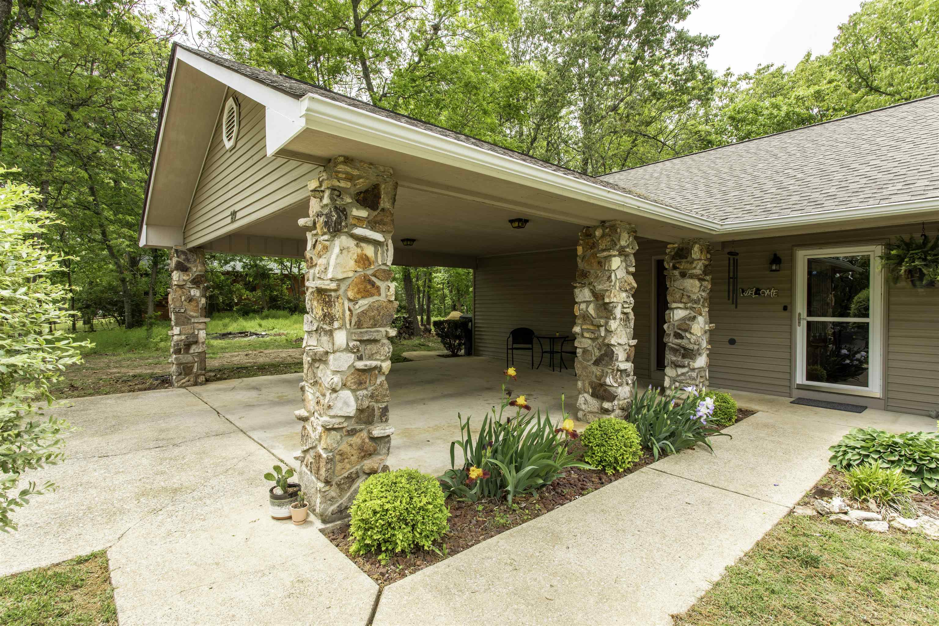 23 Winnebago Cir Cherokee Village, AR 72529