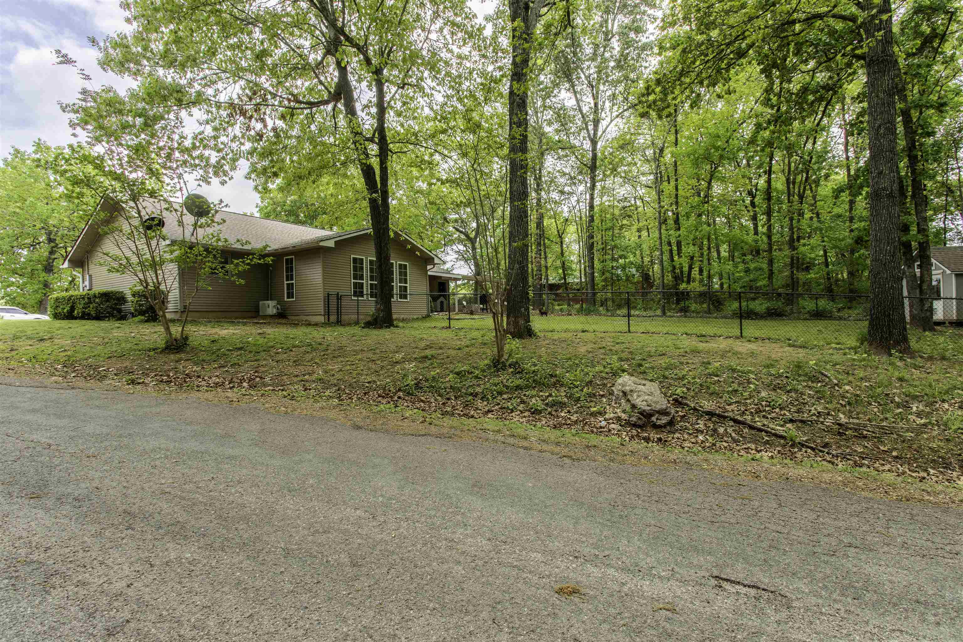 23 Winnebago Cir Cherokee Village, AR 72529