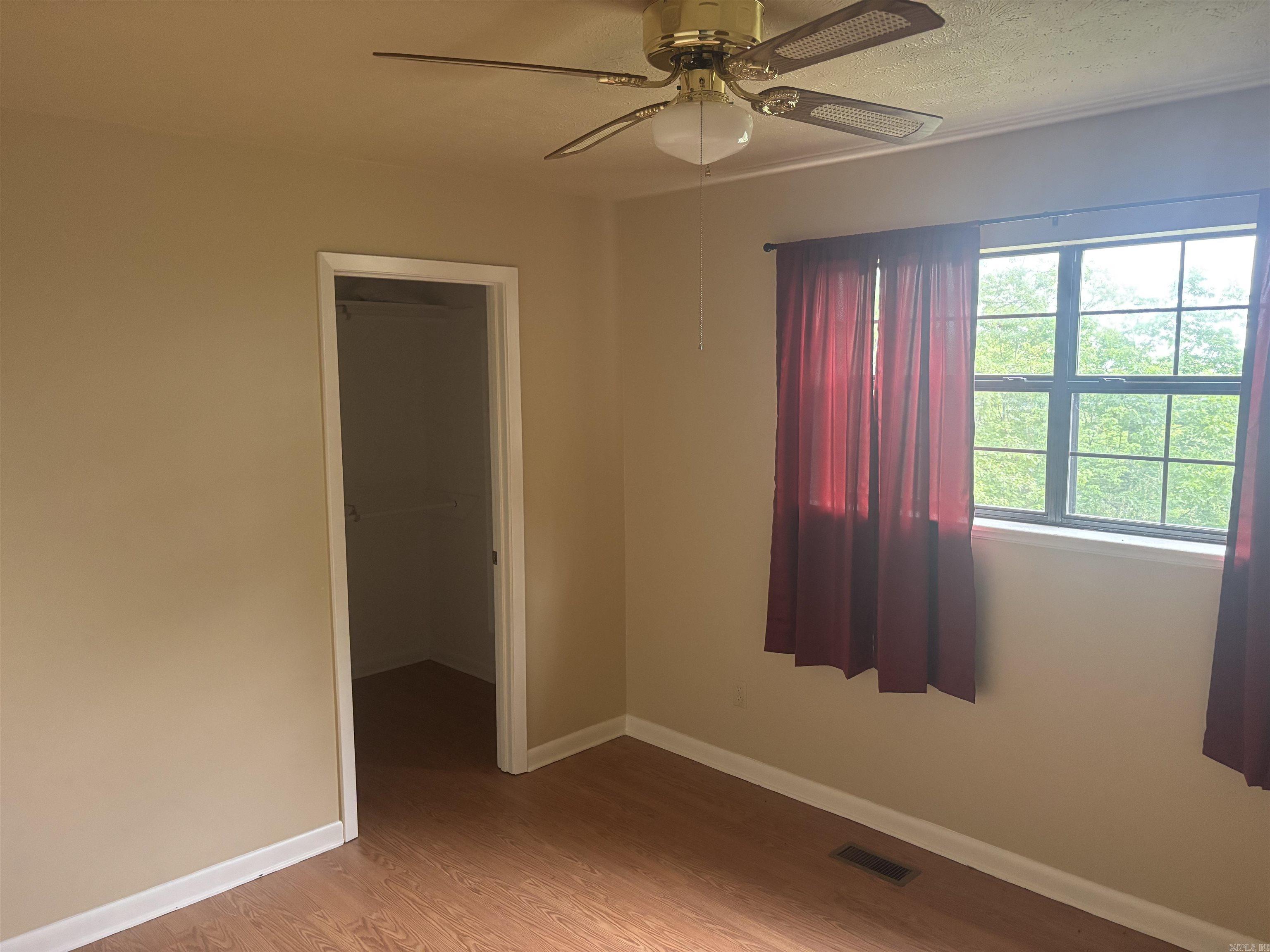 358 Radio Road  Clinton, AR