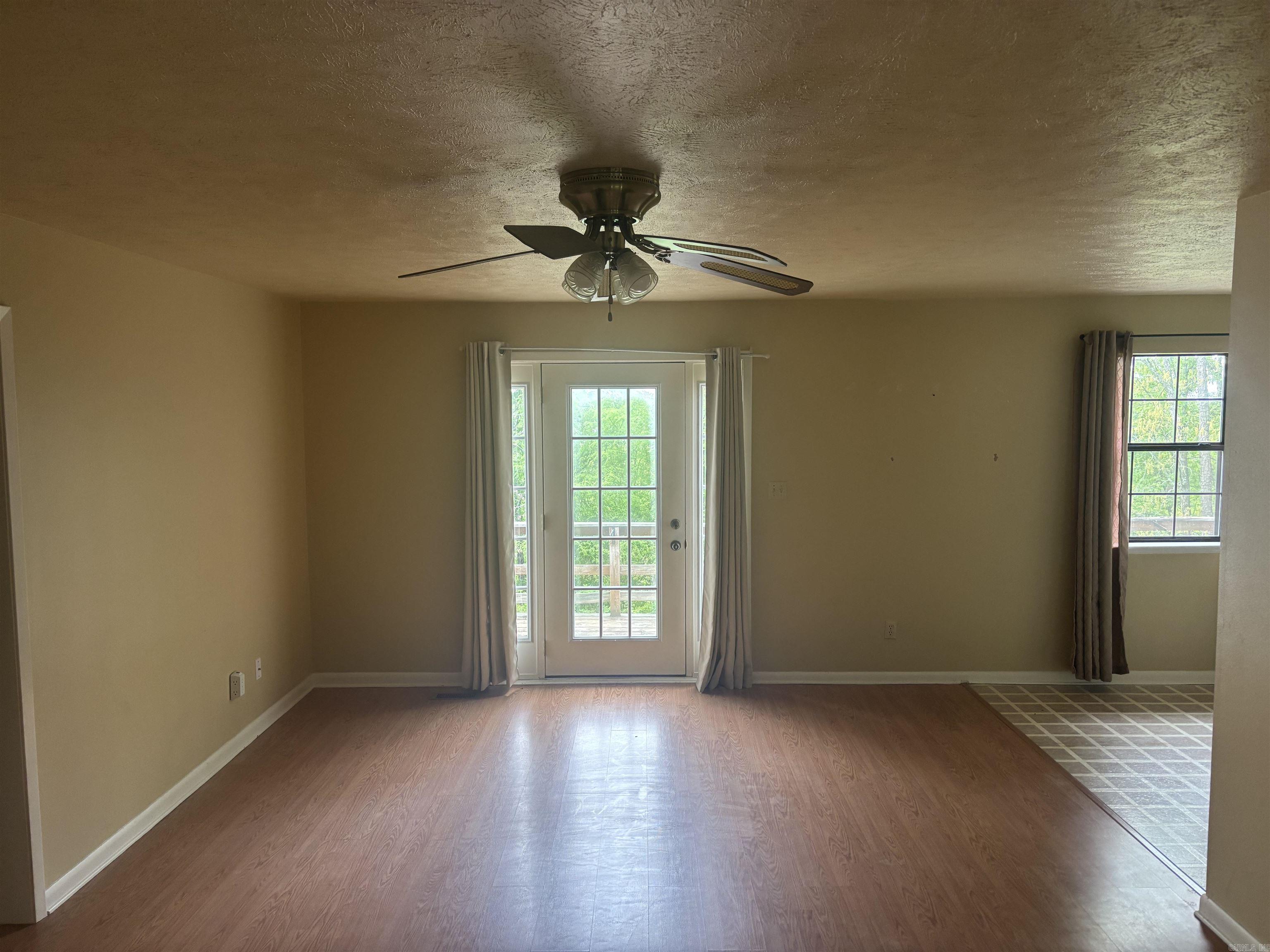 358 Radio Road  Clinton, AR