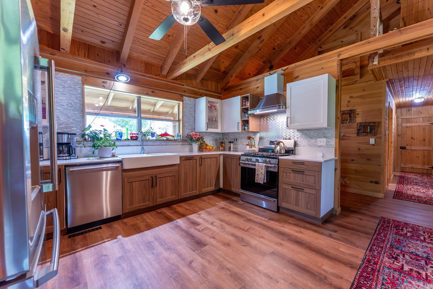 3804 MC 6074 Road  Flippin, AR