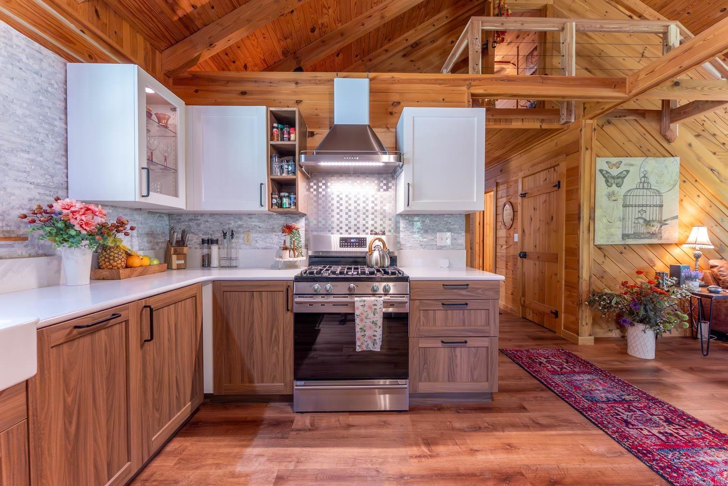 3804 MC 6074 Road  Flippin, AR