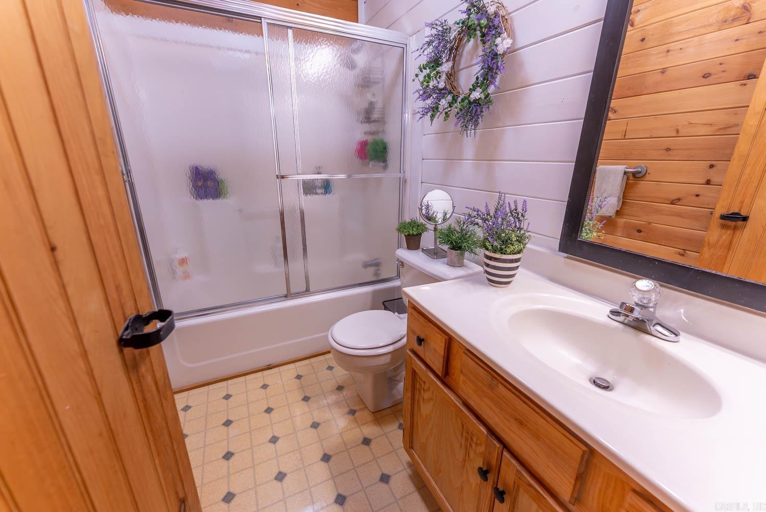 3804 MC 6074 Road  Flippin, AR