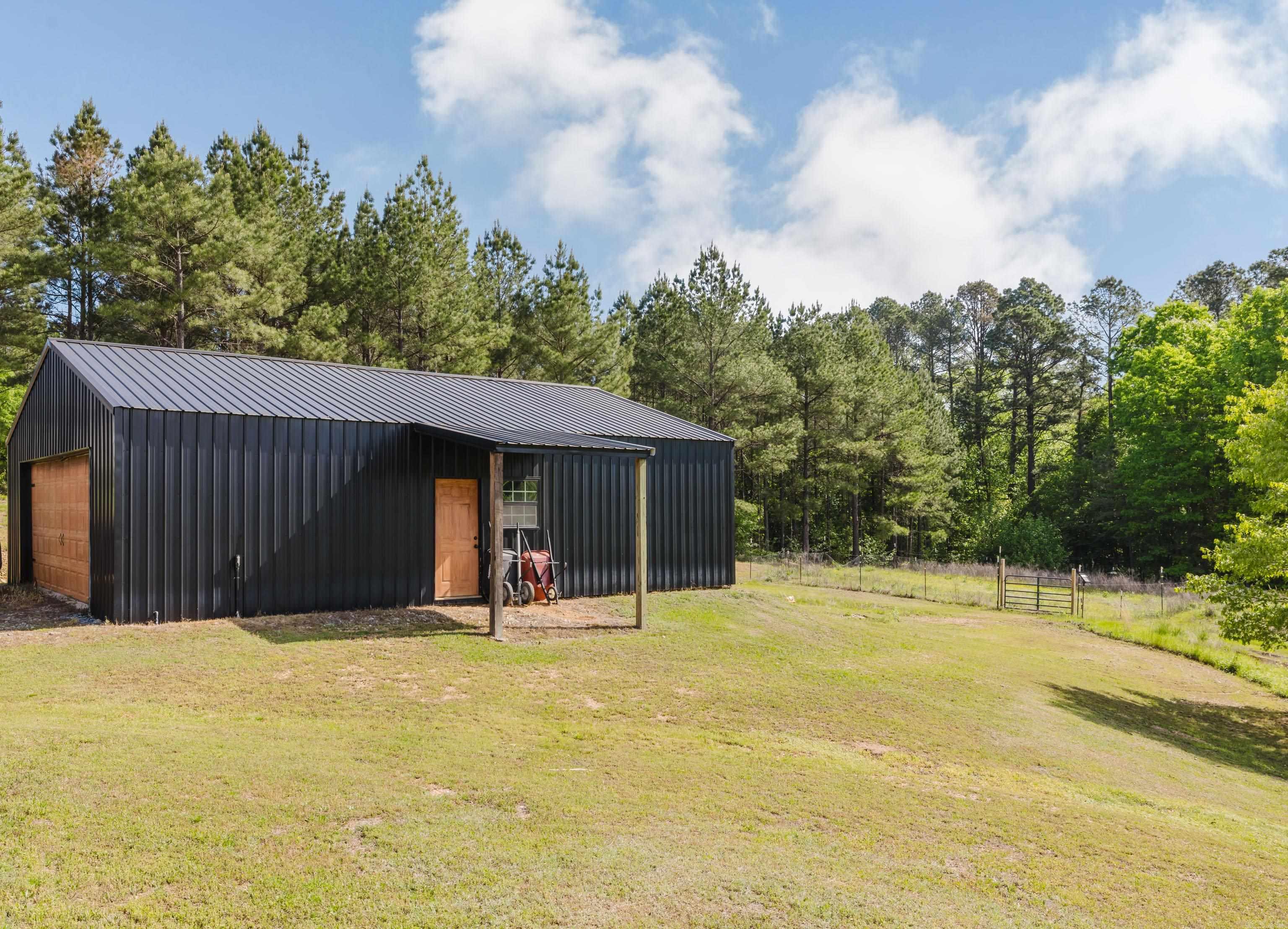 5950 Nickel Bill James Rd  Benton, AR