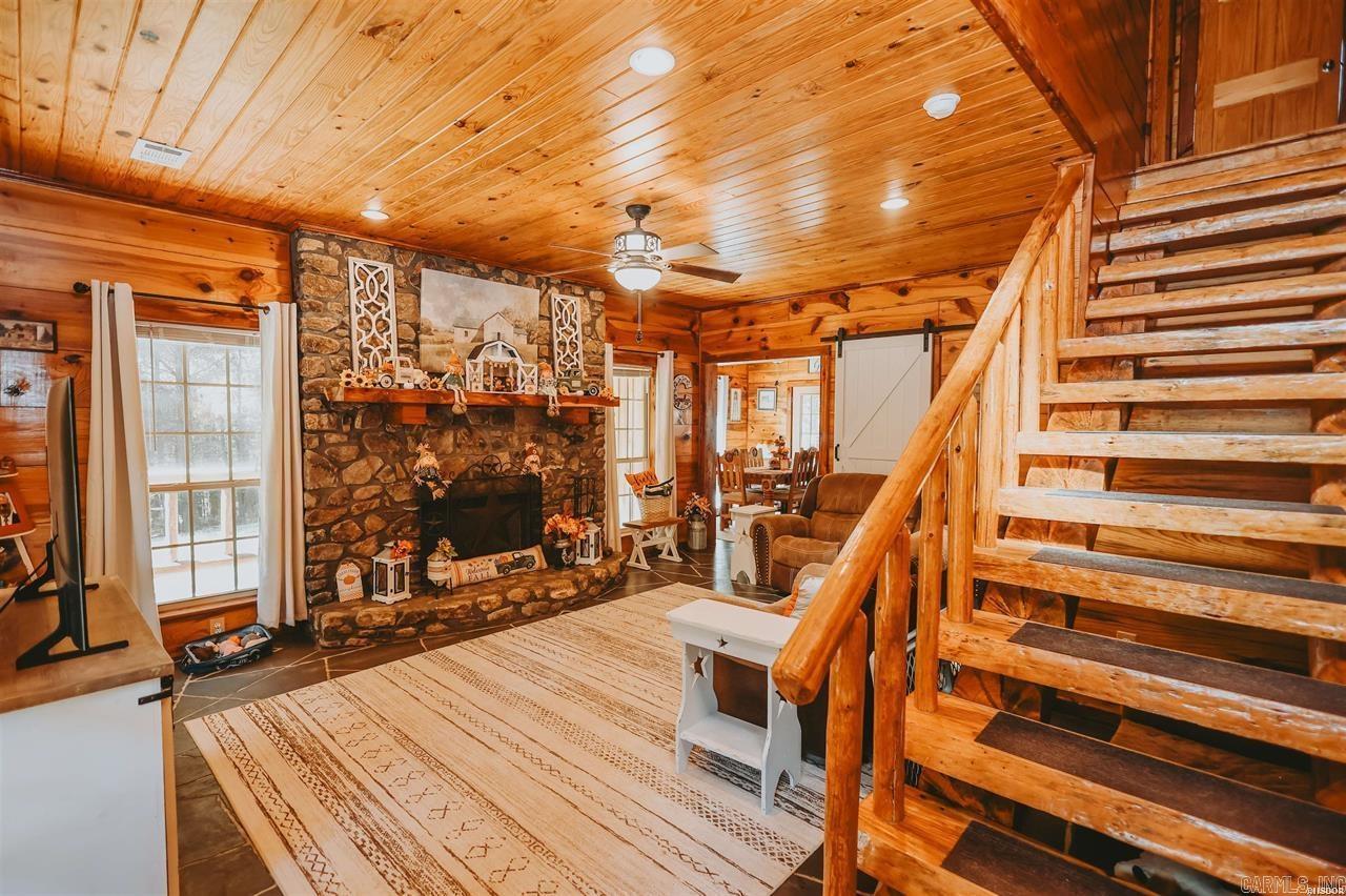 646 School  Amity, AR