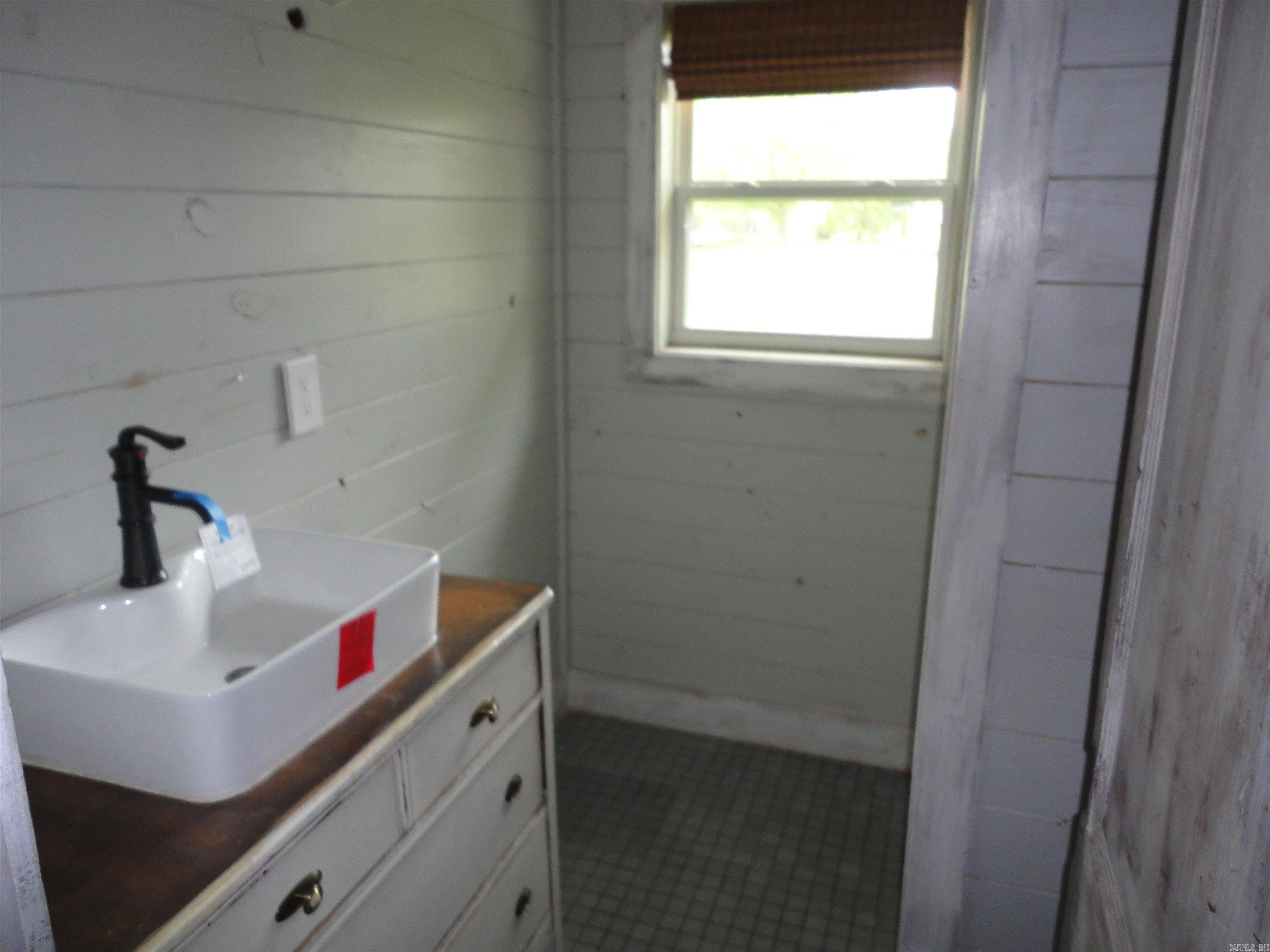 24 Smith  Tumbling Shoals, AR