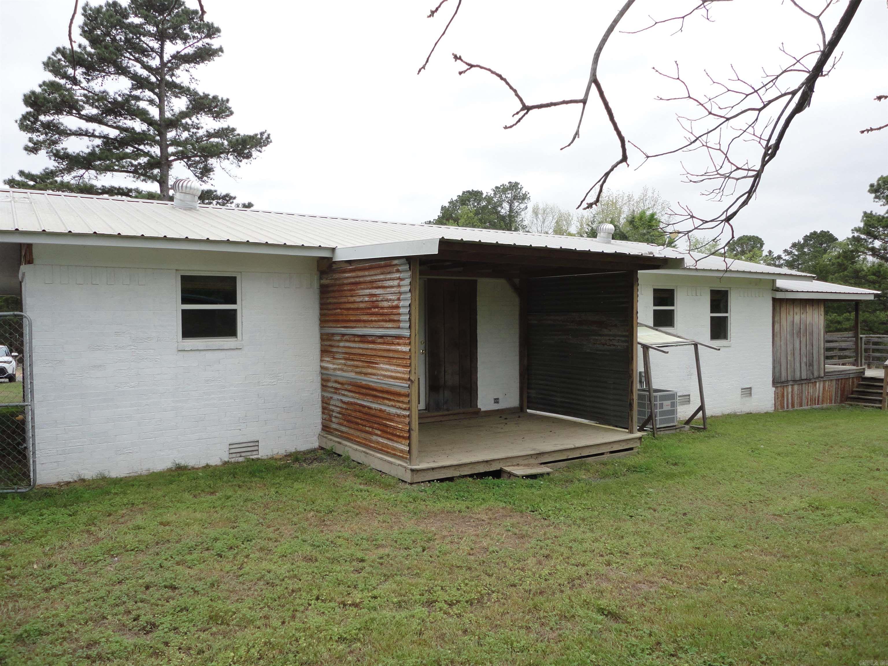 24 Smith  Tumbling Shoals, AR