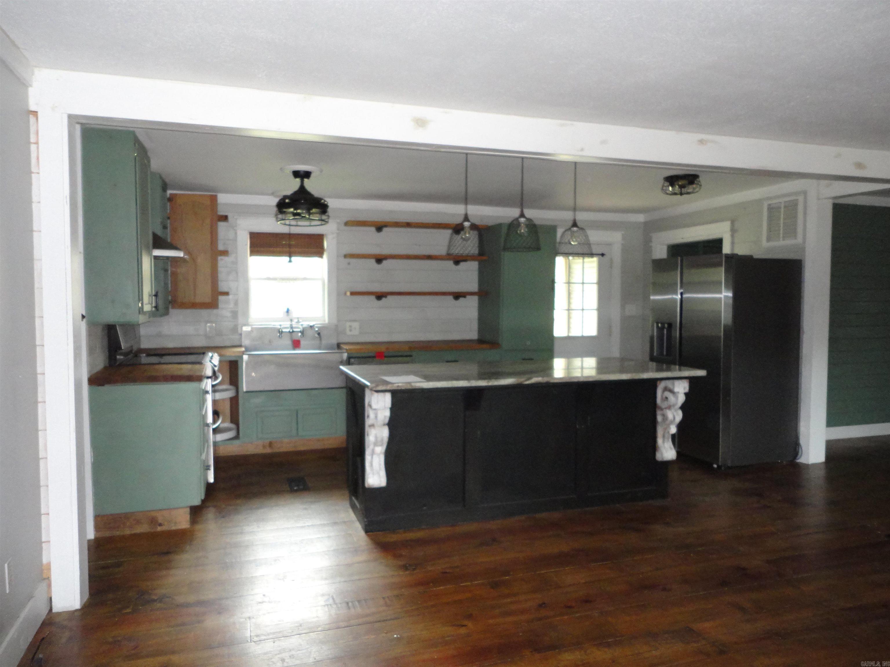 24 Smith  Tumbling Shoals, AR