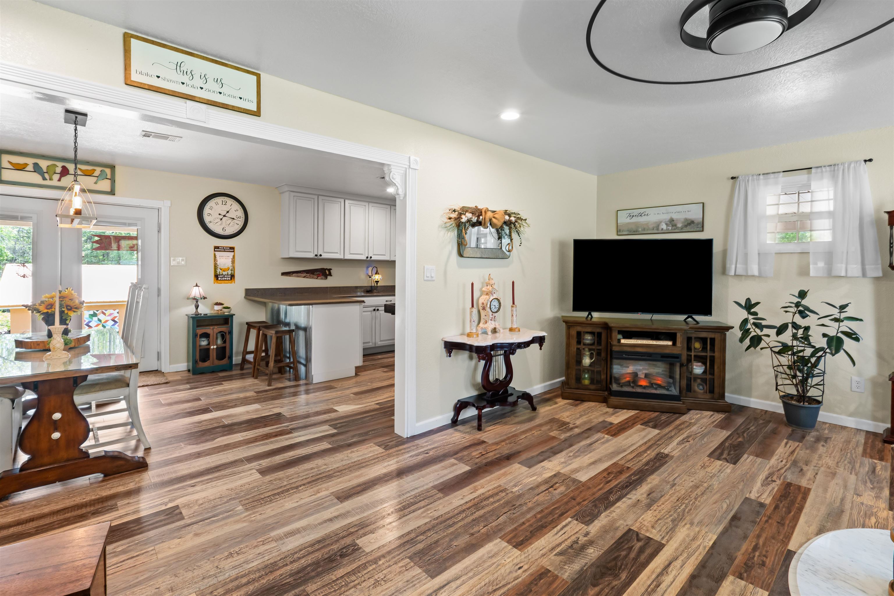 215 W Main Street  Evening Shade, AR