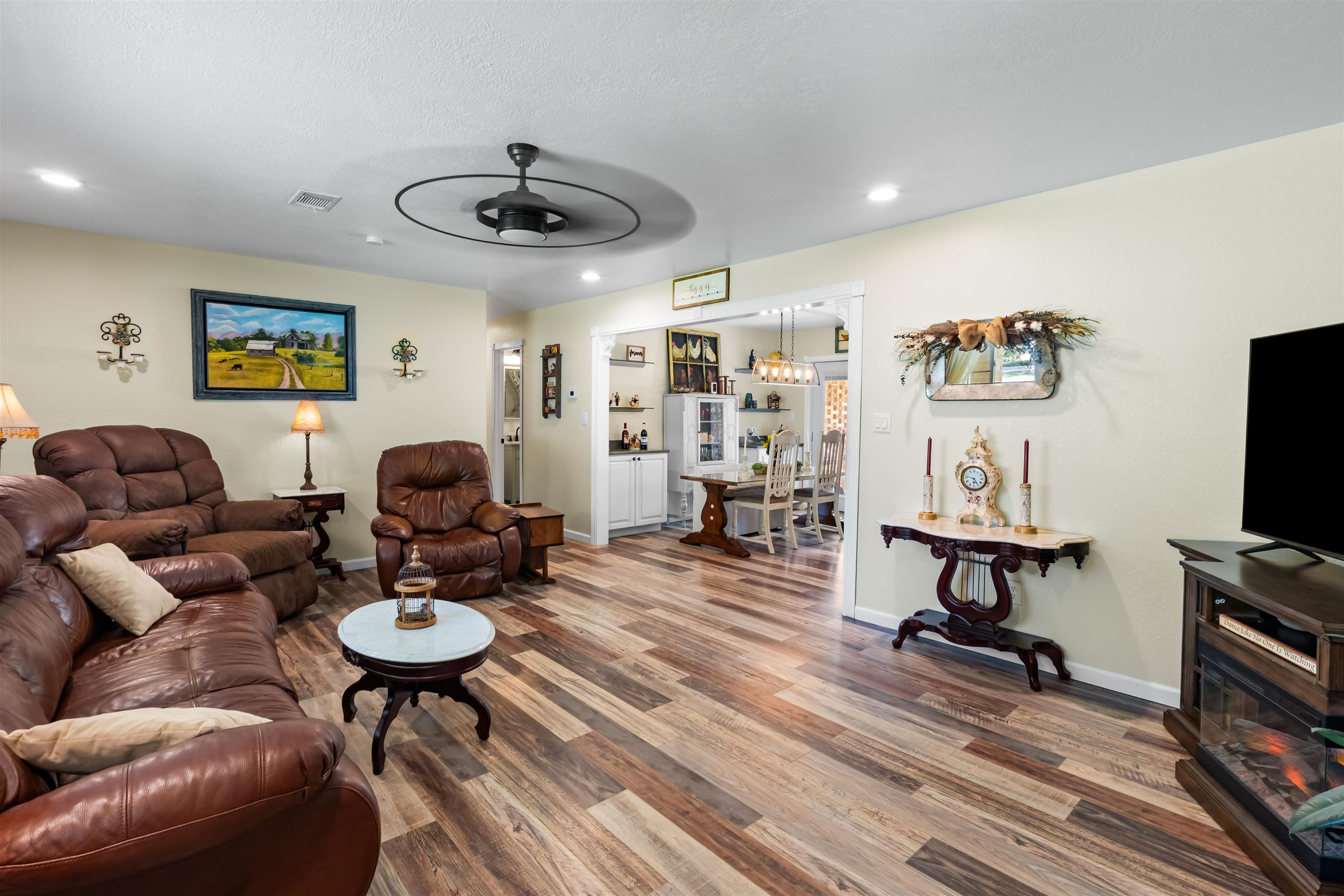 215 W Main Street  Evening Shade, AR