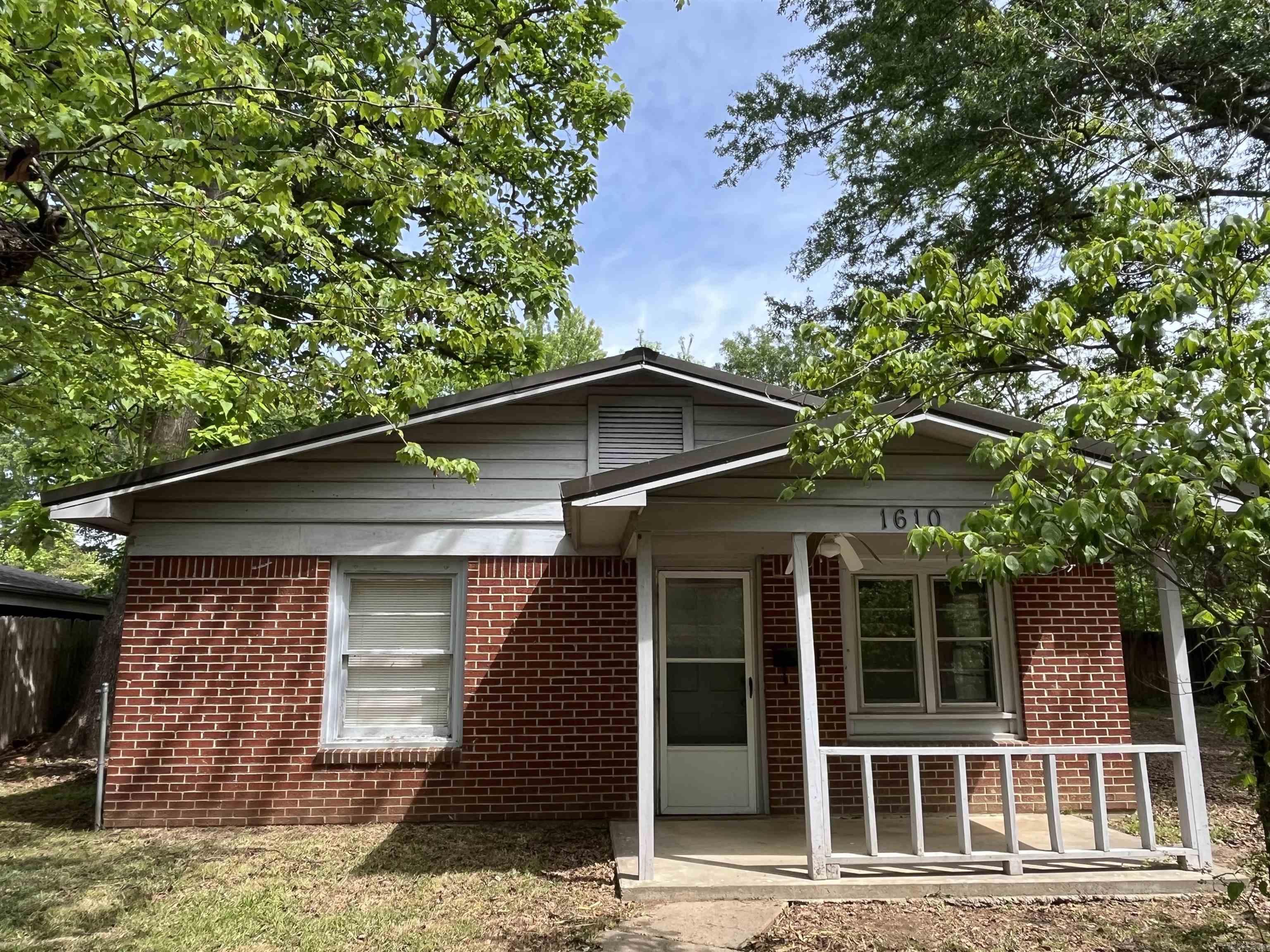 1610 Jones Dr