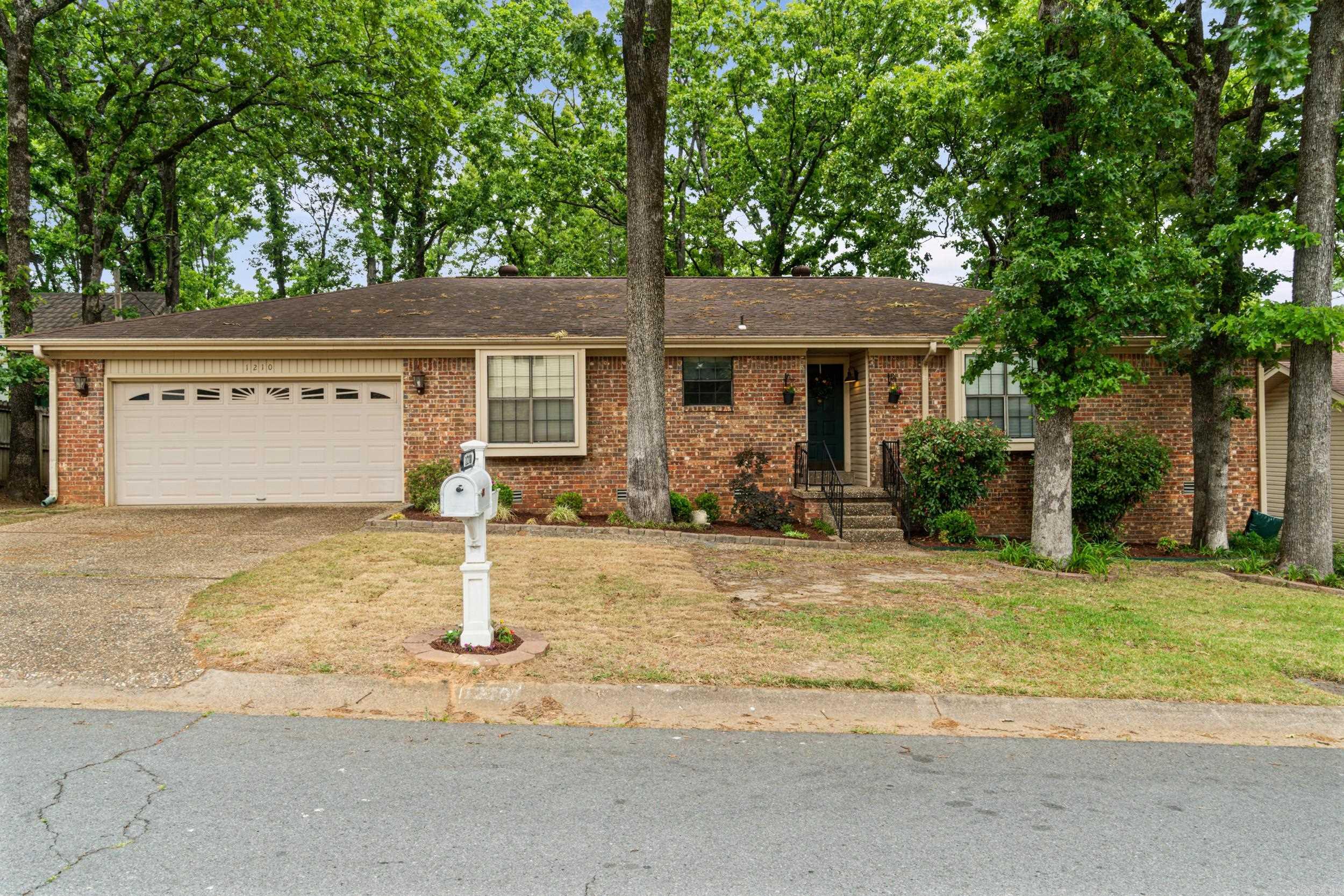 1210 Coulter  Sherwood, AR