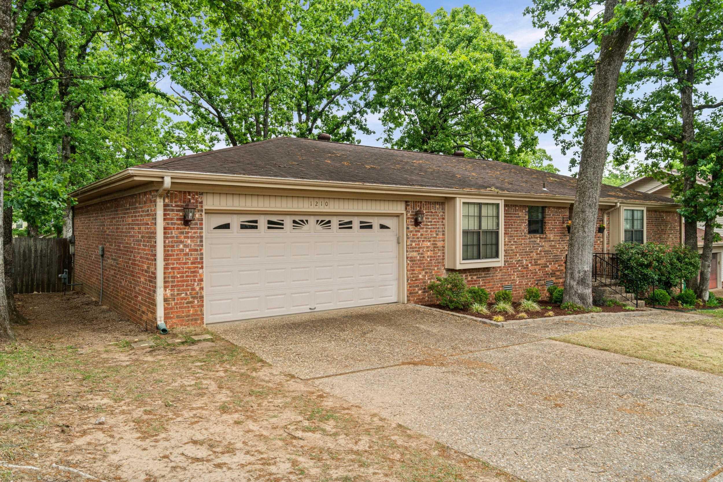 1210 Coulter  Sherwood, AR