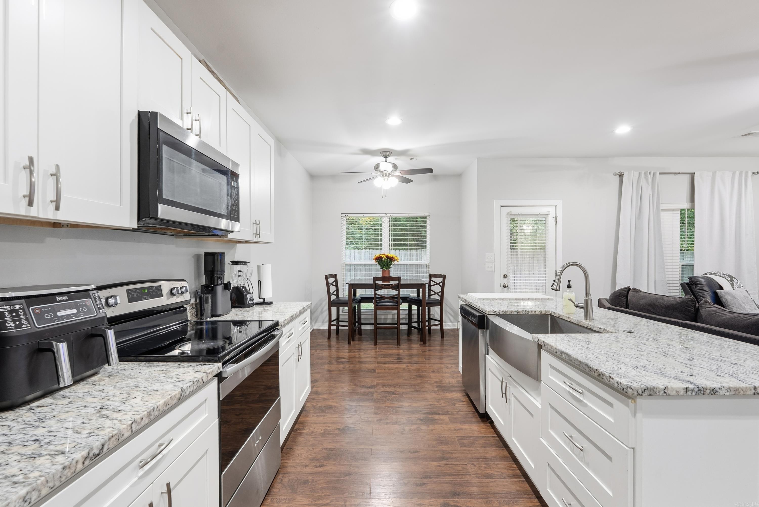 26 Canten  Greenbrier, AR